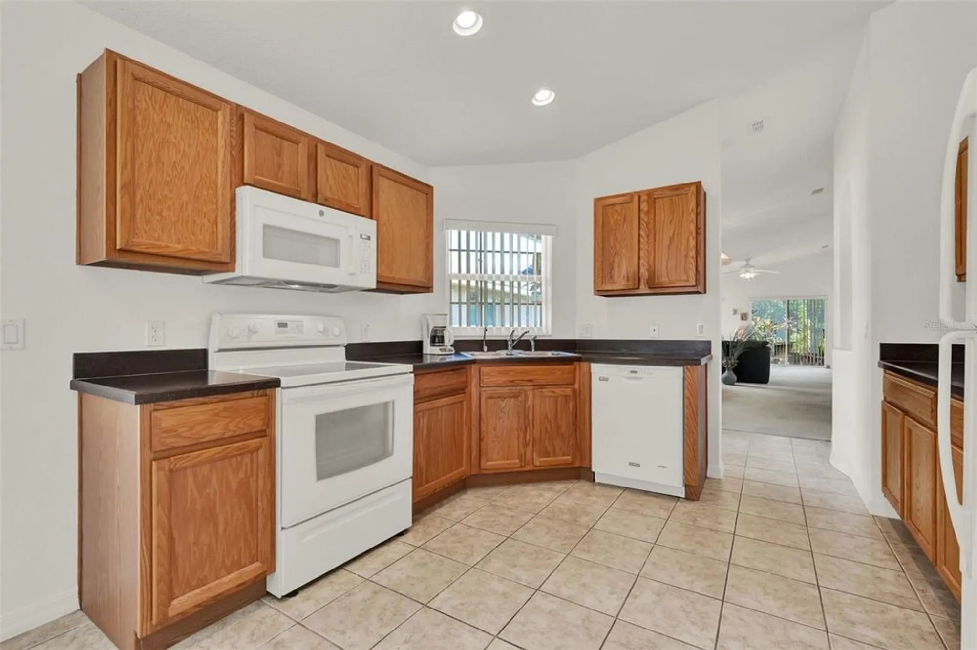 Property Slideshow image 13 of 34 | 448 grand canal dr, Kissimmee, FL, 34759