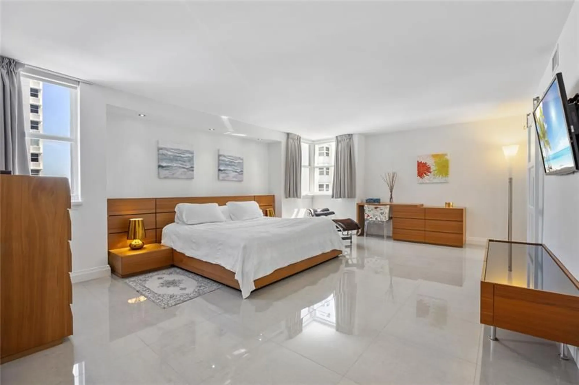 Property Slideshow image 15 of 50 | 1880 s ocean dr ts306, Hallandale Beach, FL, 33009