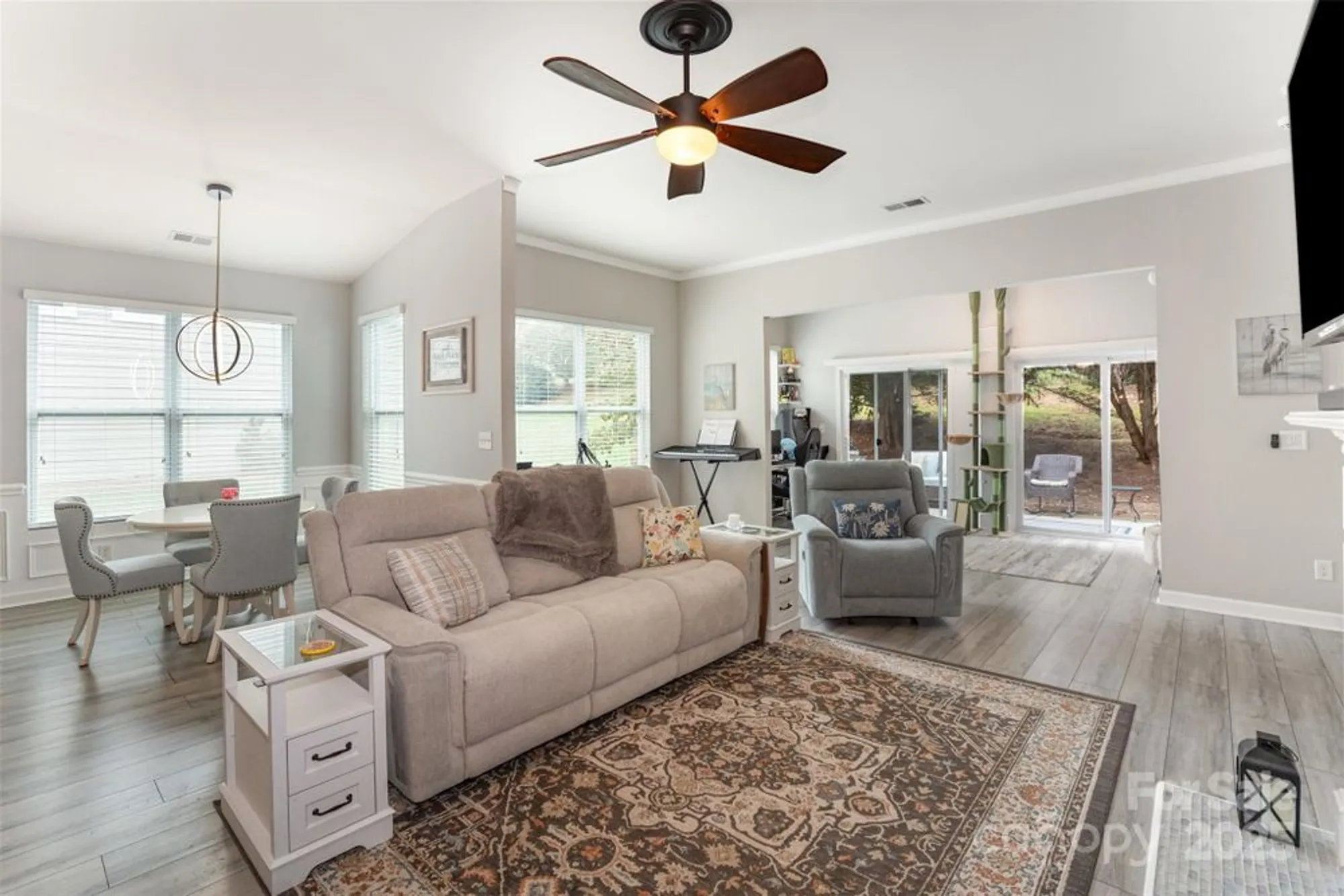 Property Slideshow image 9 of 36 | 8708 artesa mill ln, Charlotte, NC, 28214
