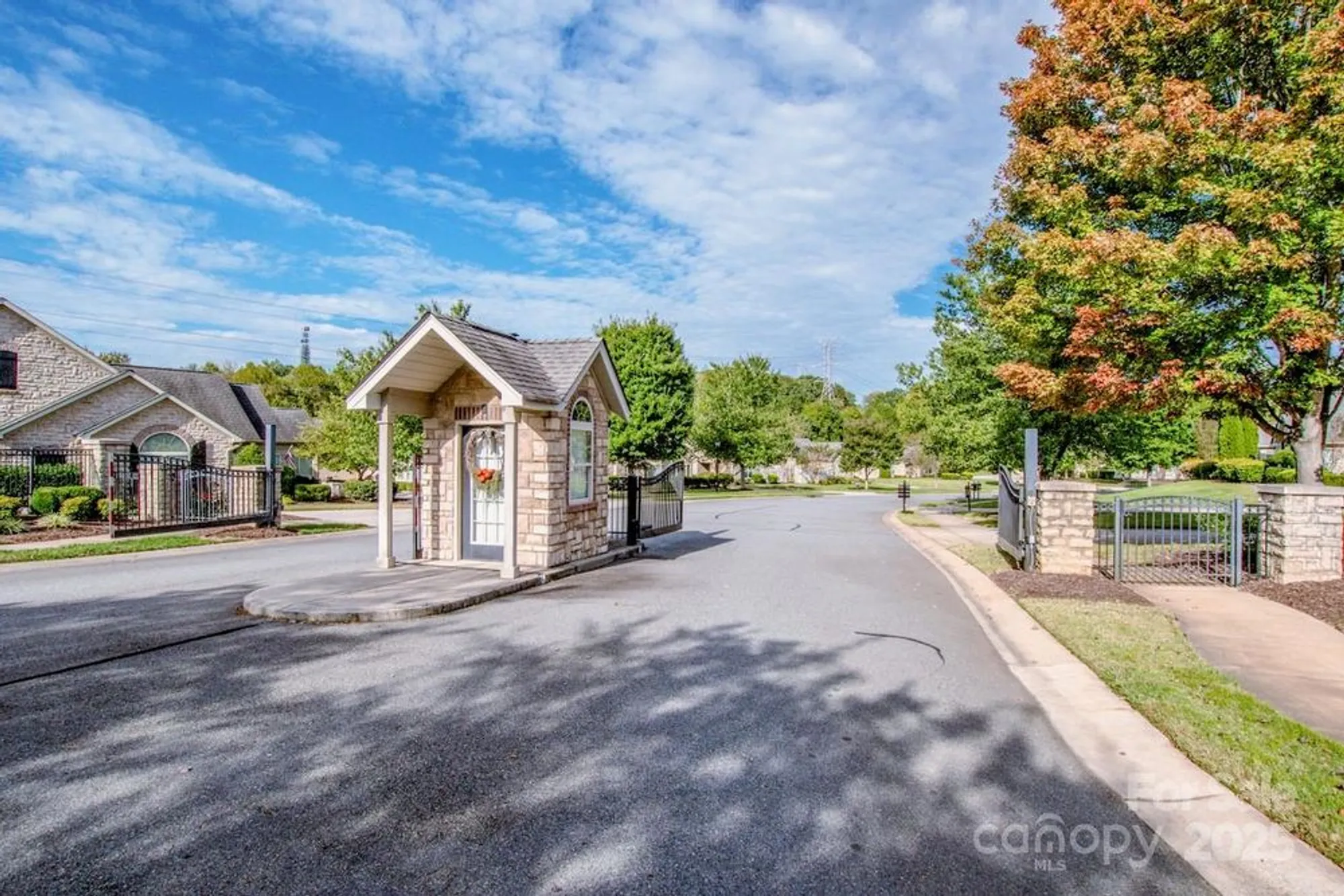 Property Slideshow image 7 of 25 | 4733 polo gate blvd, Charlotte, NC, 28216