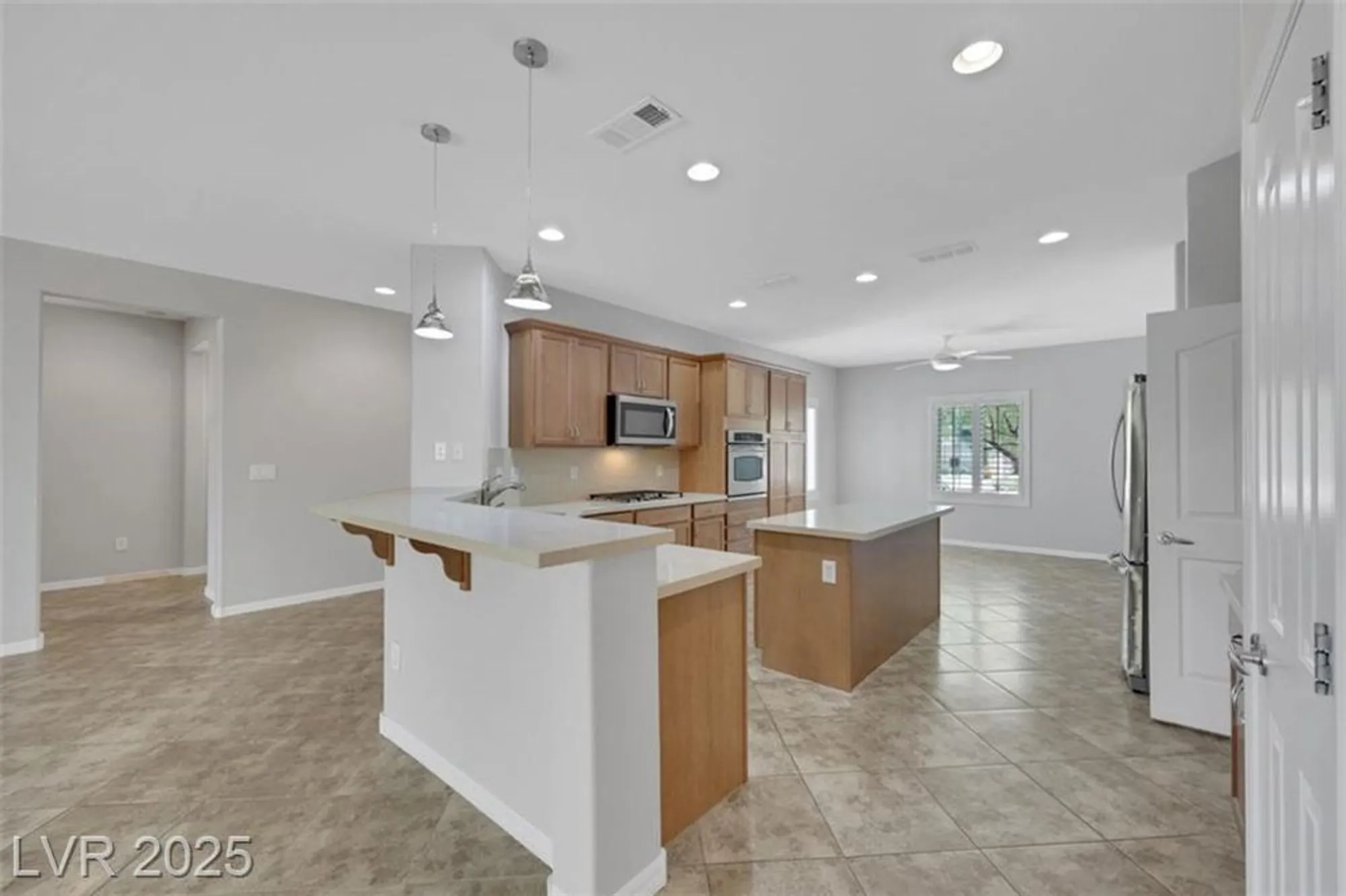 Property Slideshow image 19 of 34 | 2159 bensley st, Henderson, NV, 89044