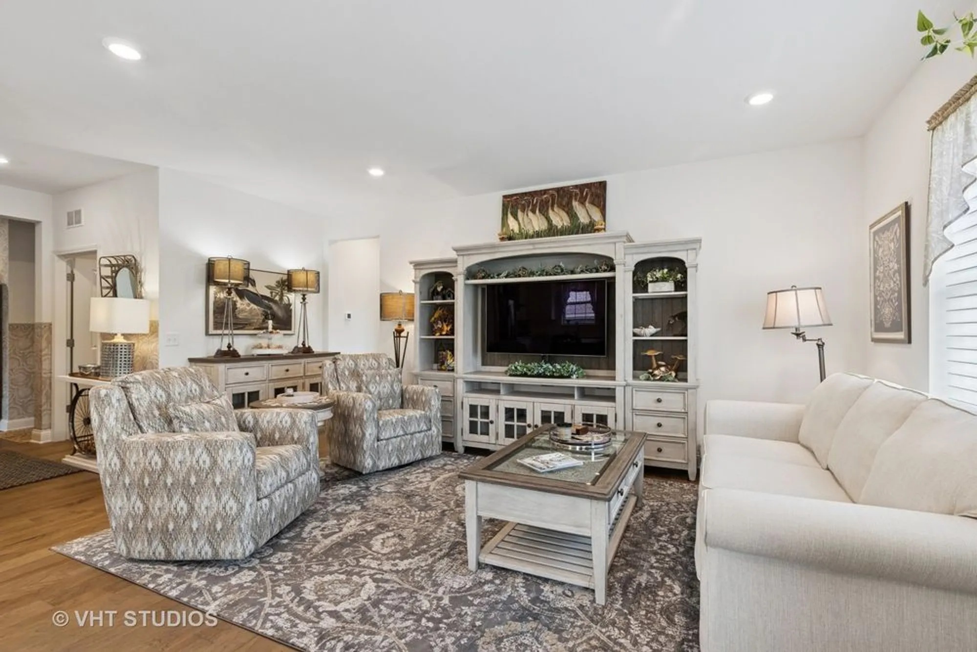 Property Slideshow image 5 of 36 | , Volo, IL, 60020