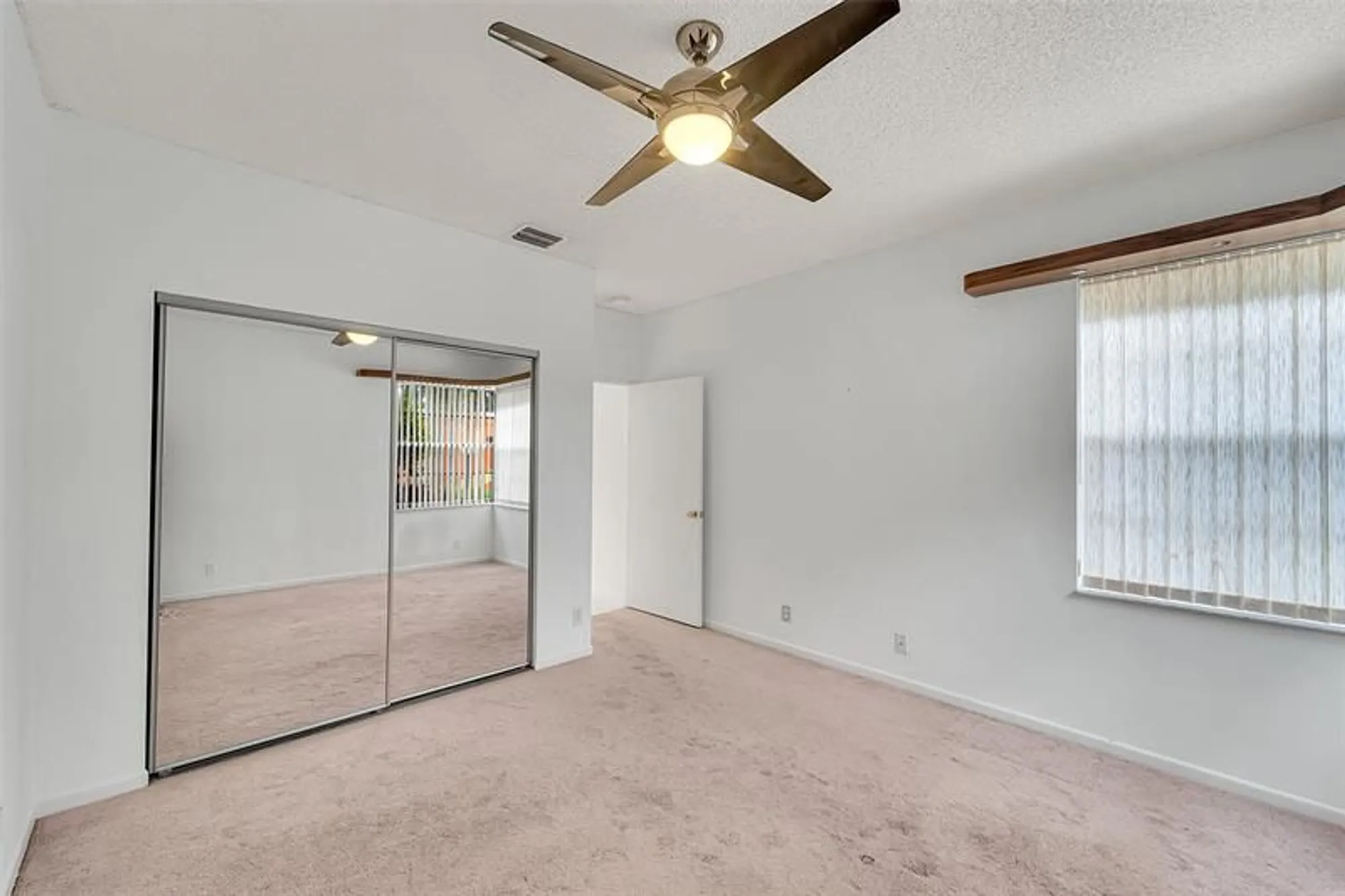 Property Slideshow image 10 of 33 | 8347 sunmeadow ln # 8347, Boca Raton, FL, 33496