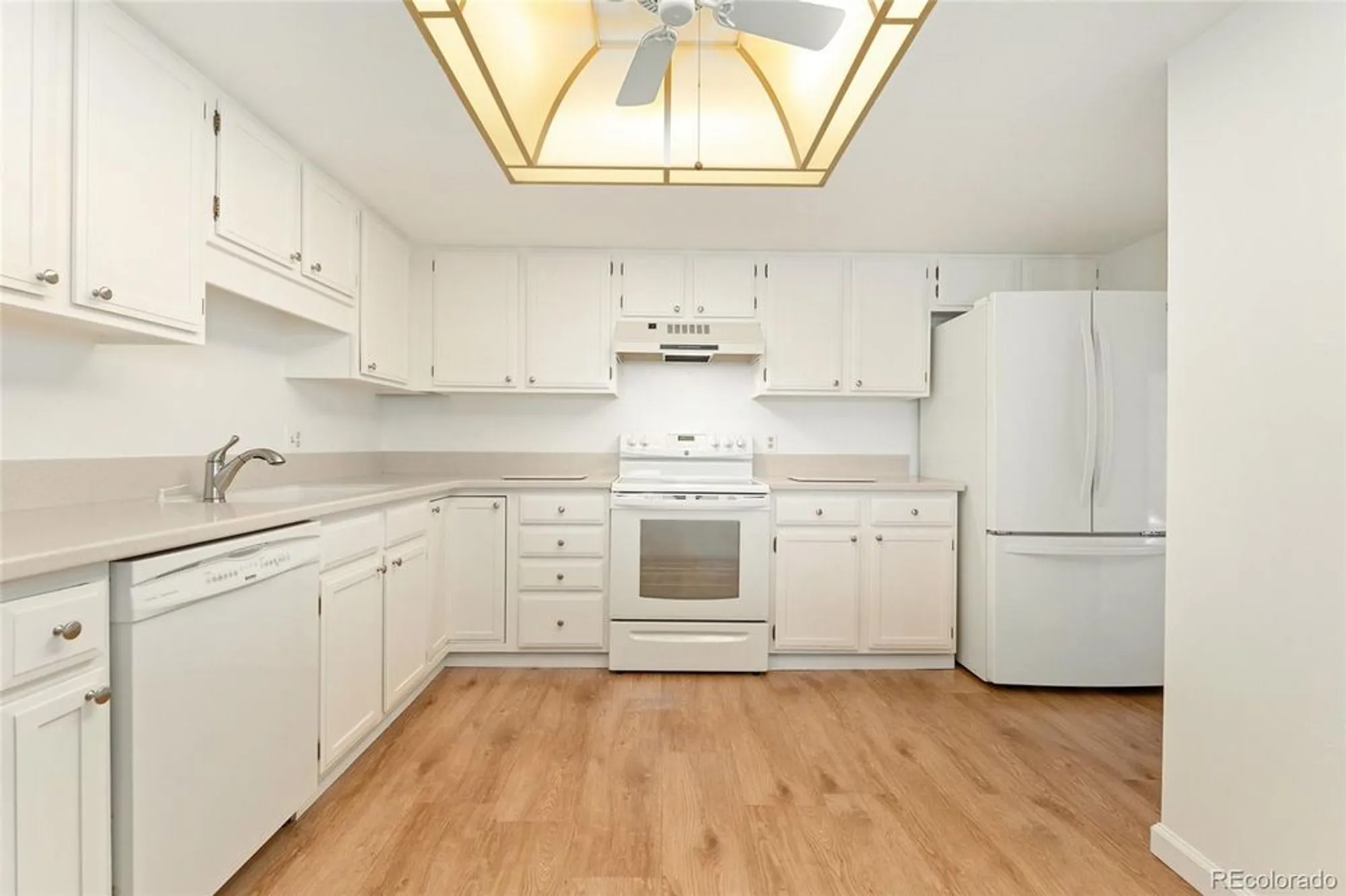 Property Slideshow image 14 of 43 | 13890 e marina dr 606, Aurora, CO, 80014