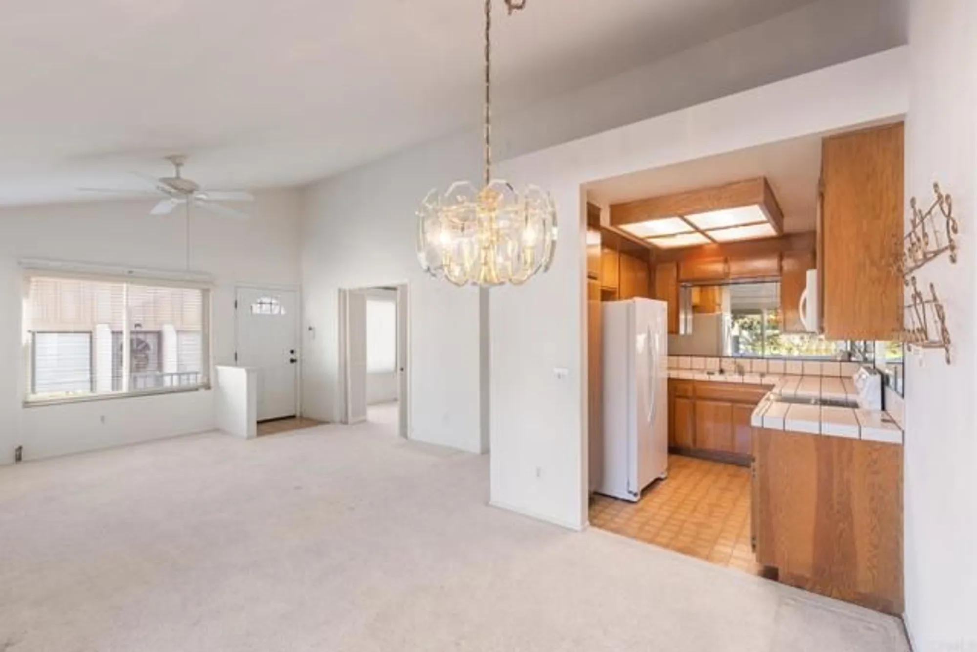 Property Slideshow image 7 of 29 | 1926 springdale ln, Encinitas, CA, 92024