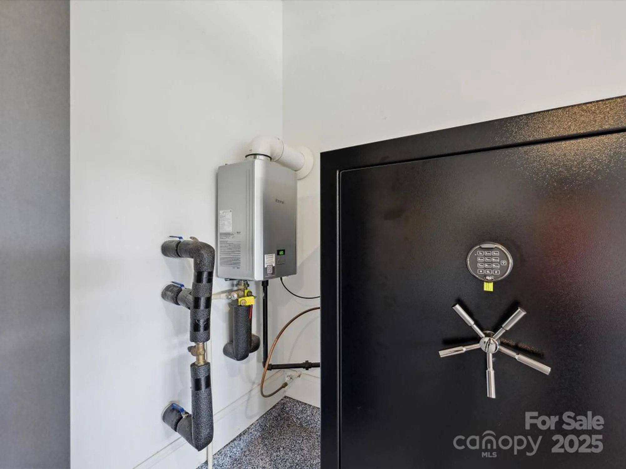 Property Slideshow image 30 of 34 | 10305 superb ln, Charlotte, NC, 28215