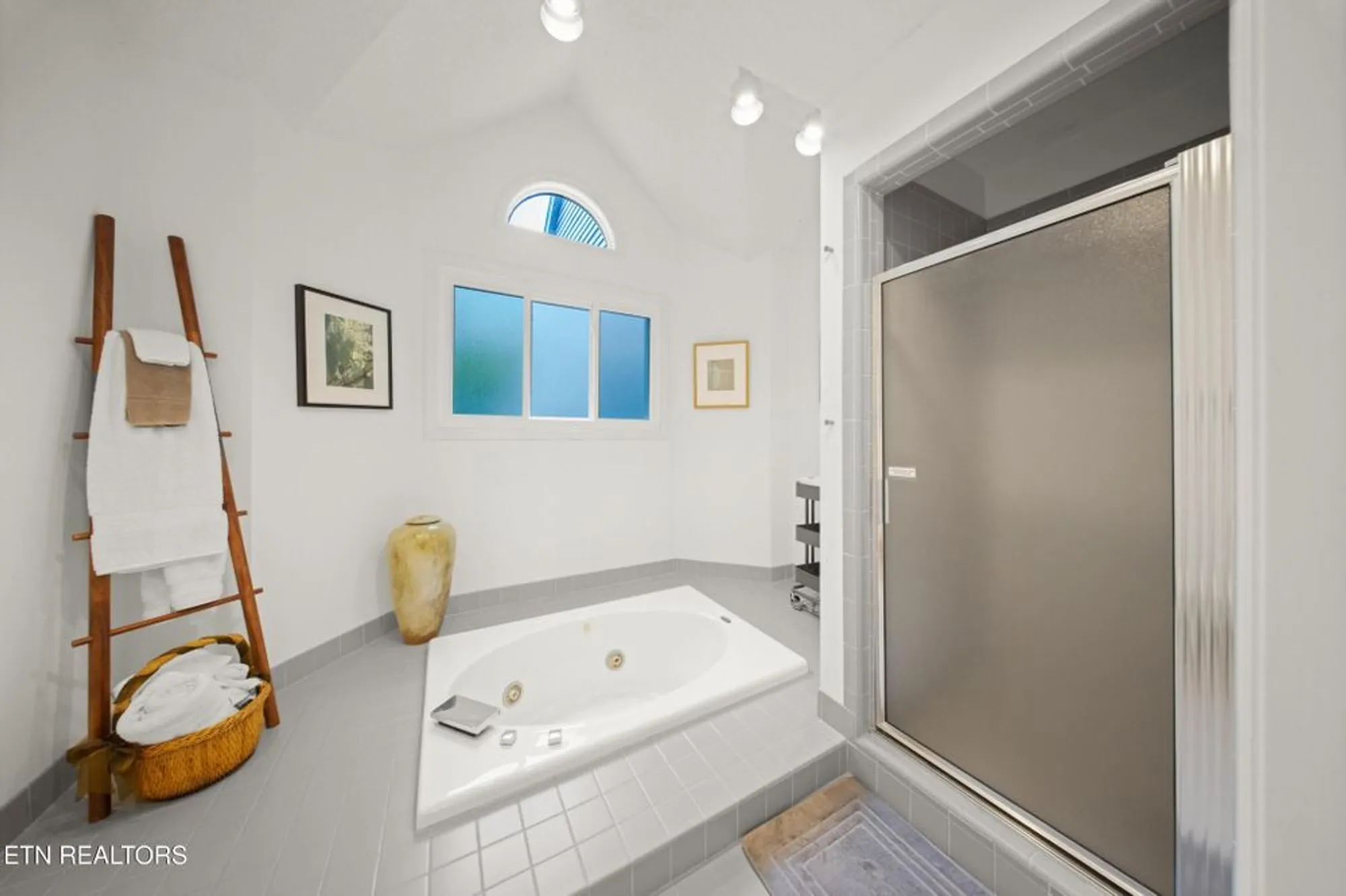 Property Slideshow image 18 of 45 | 213 dorchester ct, Crossville, TN, 38558