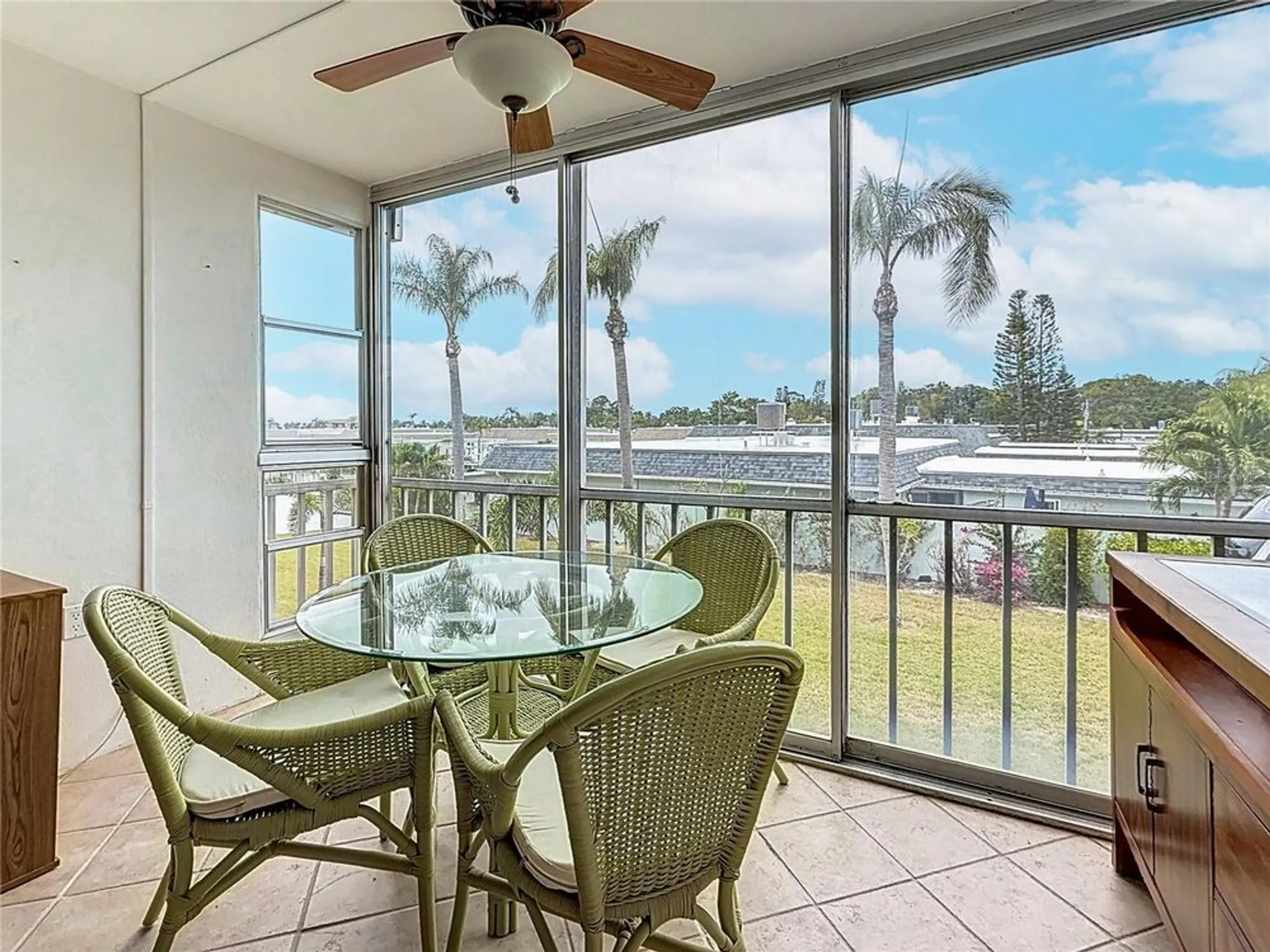 Property Slideshow image 5 of 39 | 1 boca ciega point blvd apt 215, St Petersburg, FL, 33708