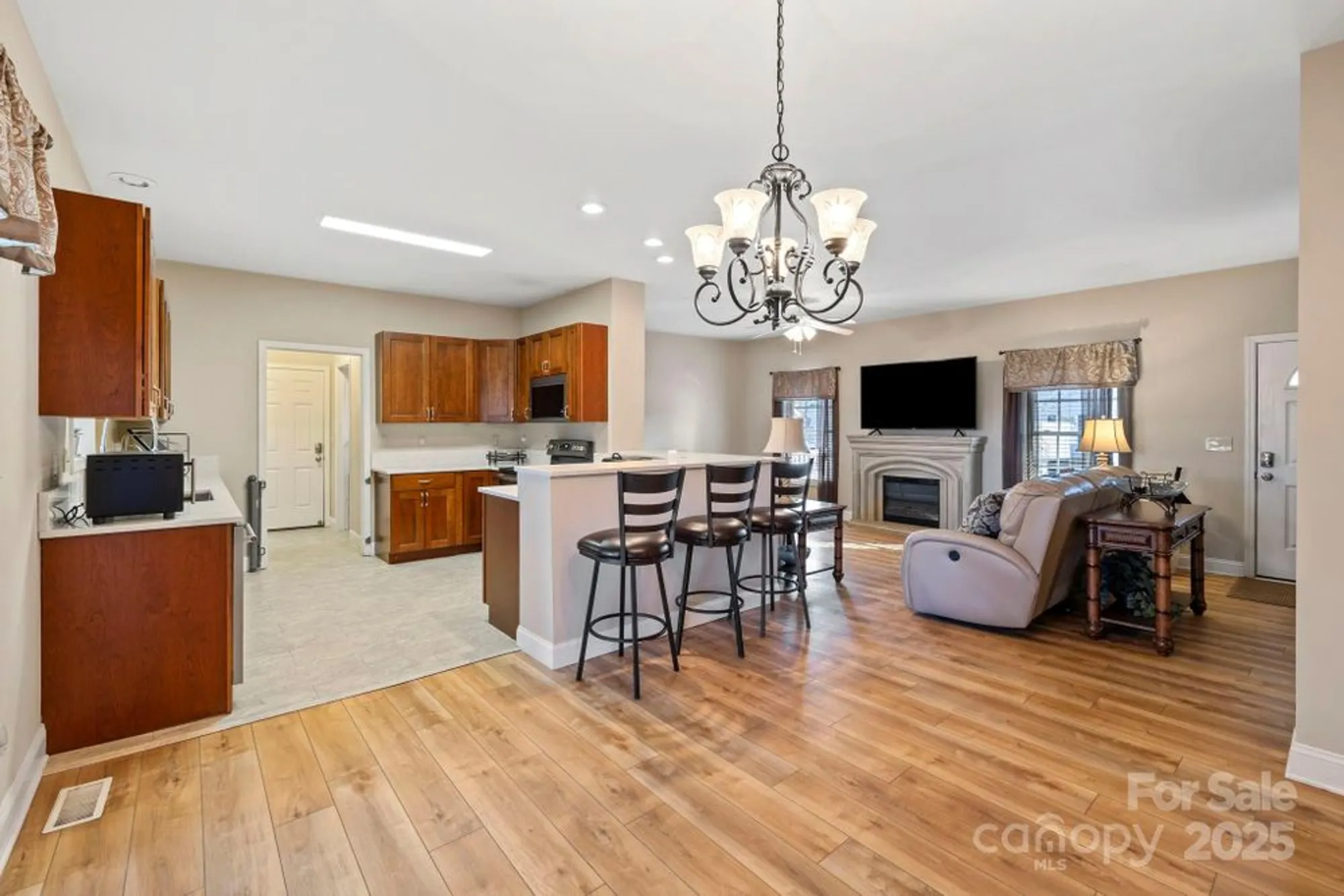 Property Slideshow image 23 of 48 | 494 riverwind dr, Hendersonville, NC, 28739