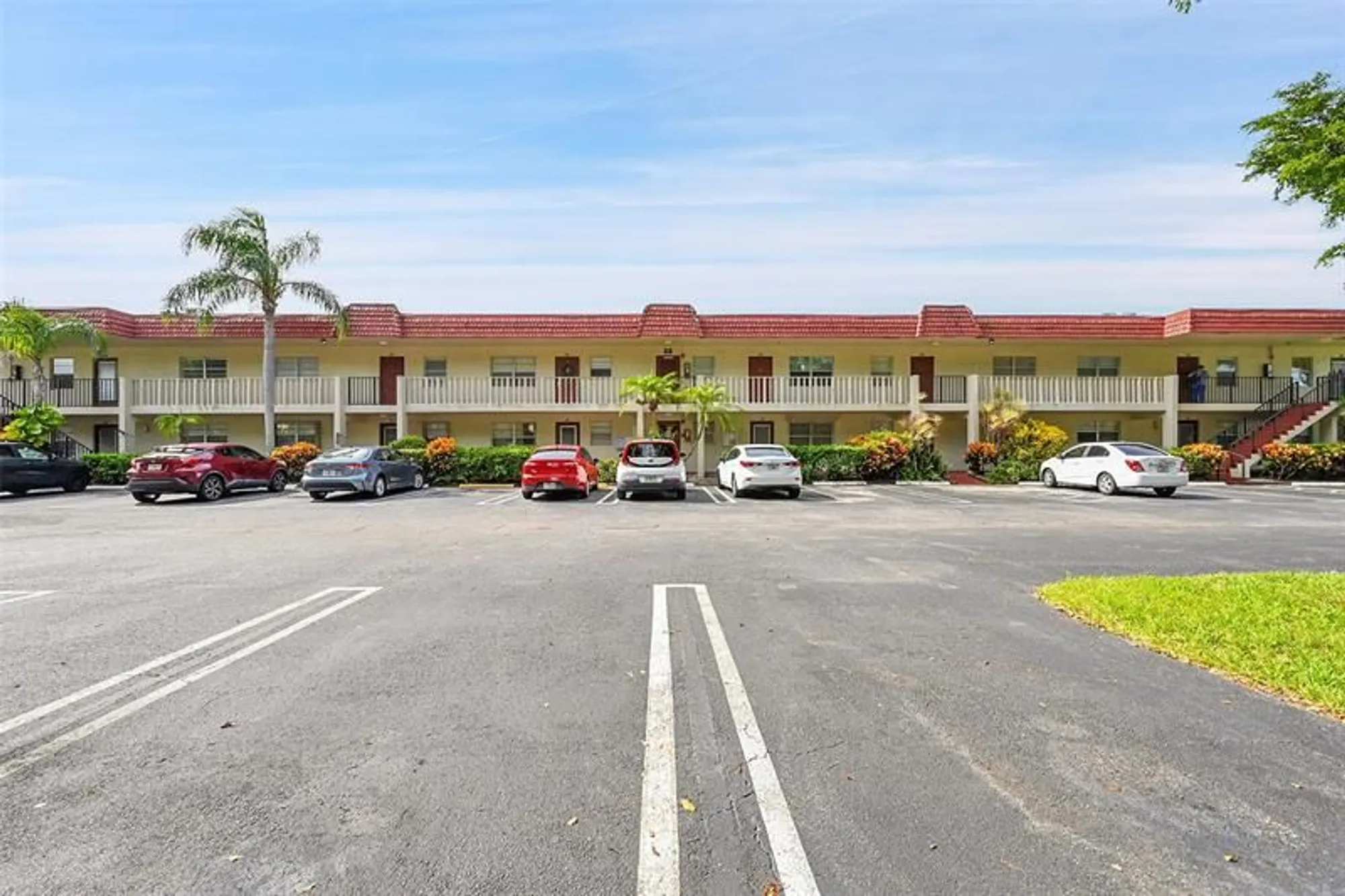 Property Slideshow image 19 of 42 | 23 abbey ln 202, Delray Beach, FL, 33446