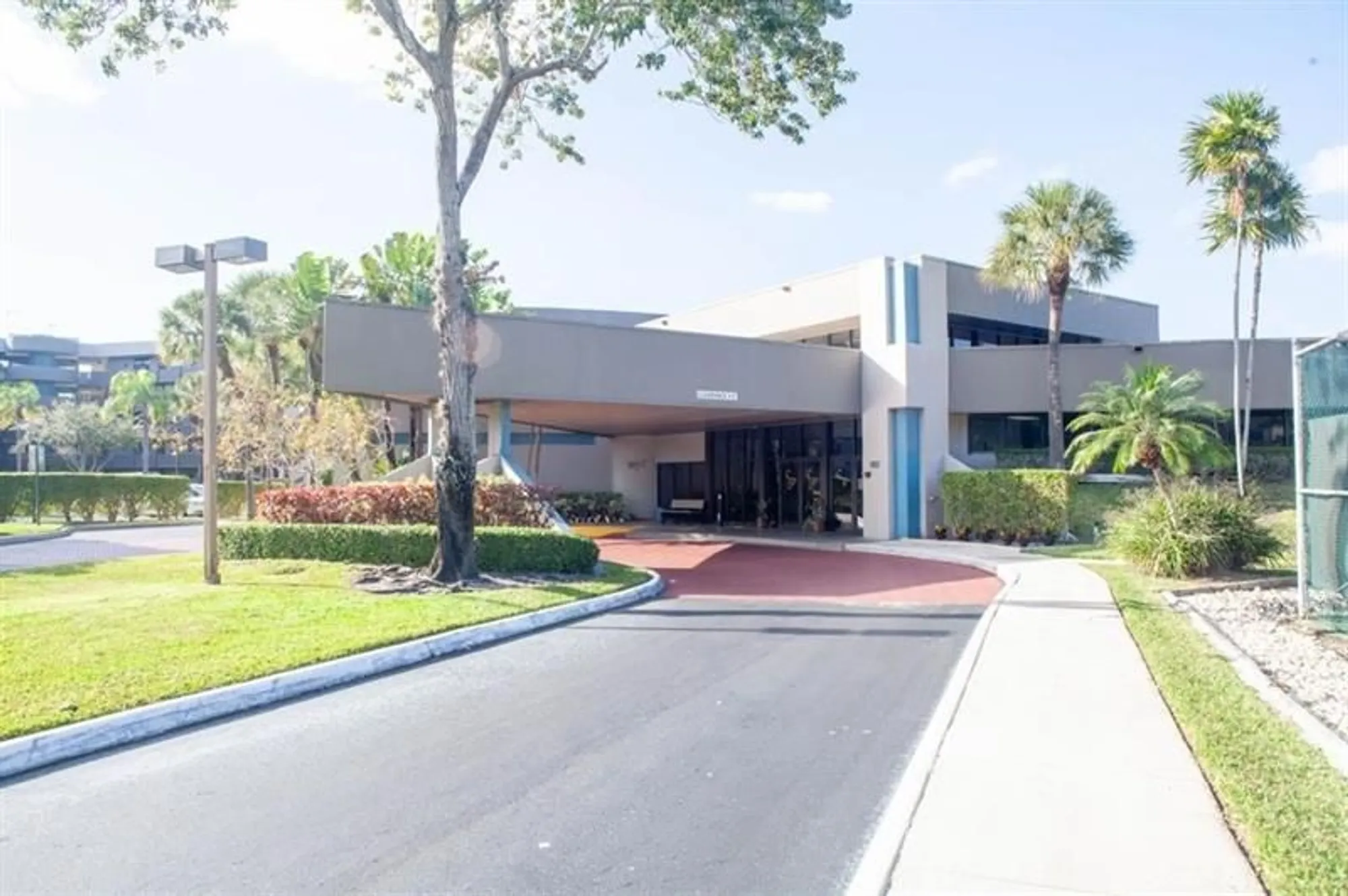 Property Slideshow image 52 of 60 | 900 colony point cir 407, Pembroke Pines, FL, 33026