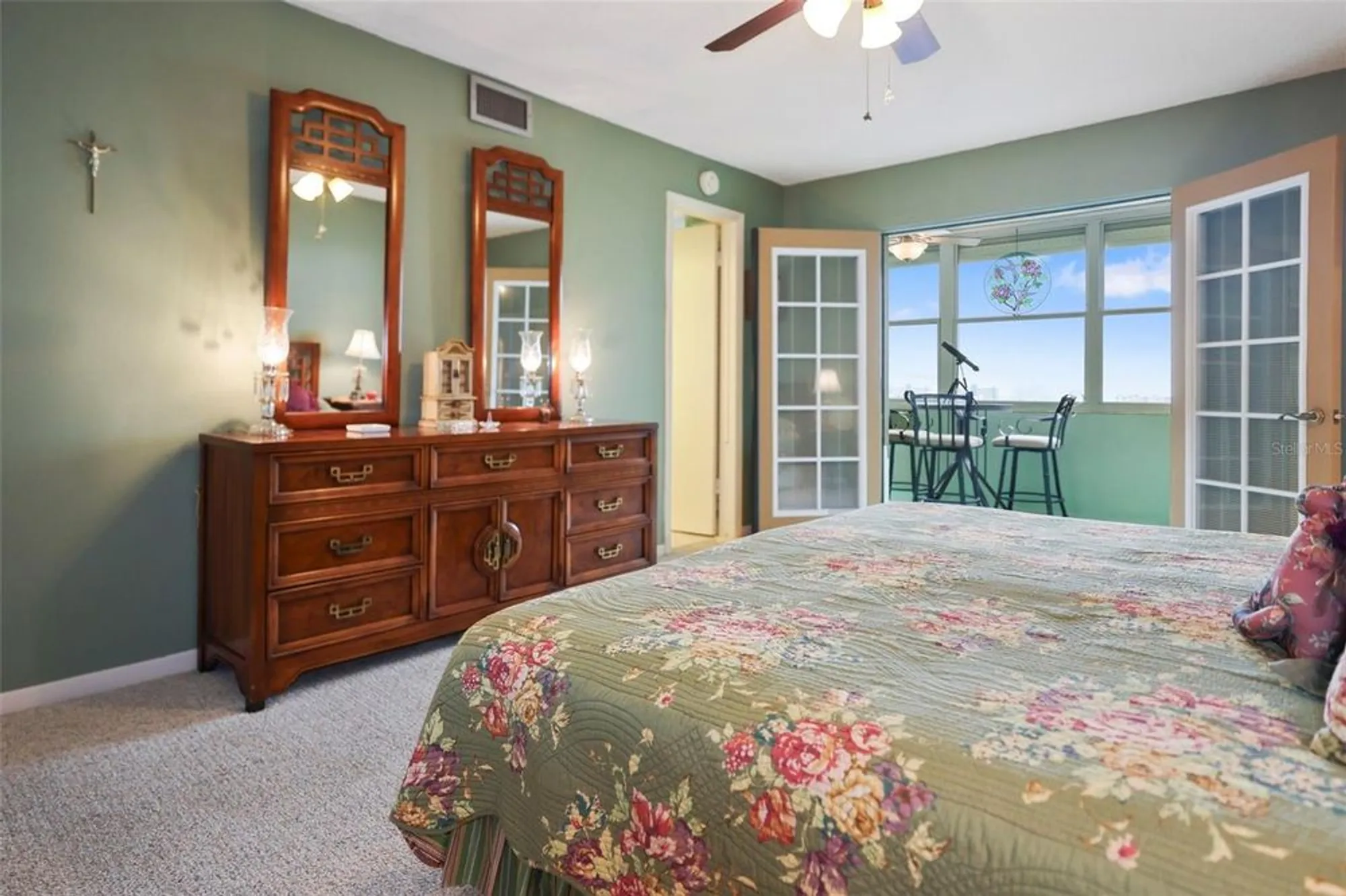 Property Slideshow image 12 of 33 | 4550 cove cir apt 1003, St Petersburg, FL, 33708