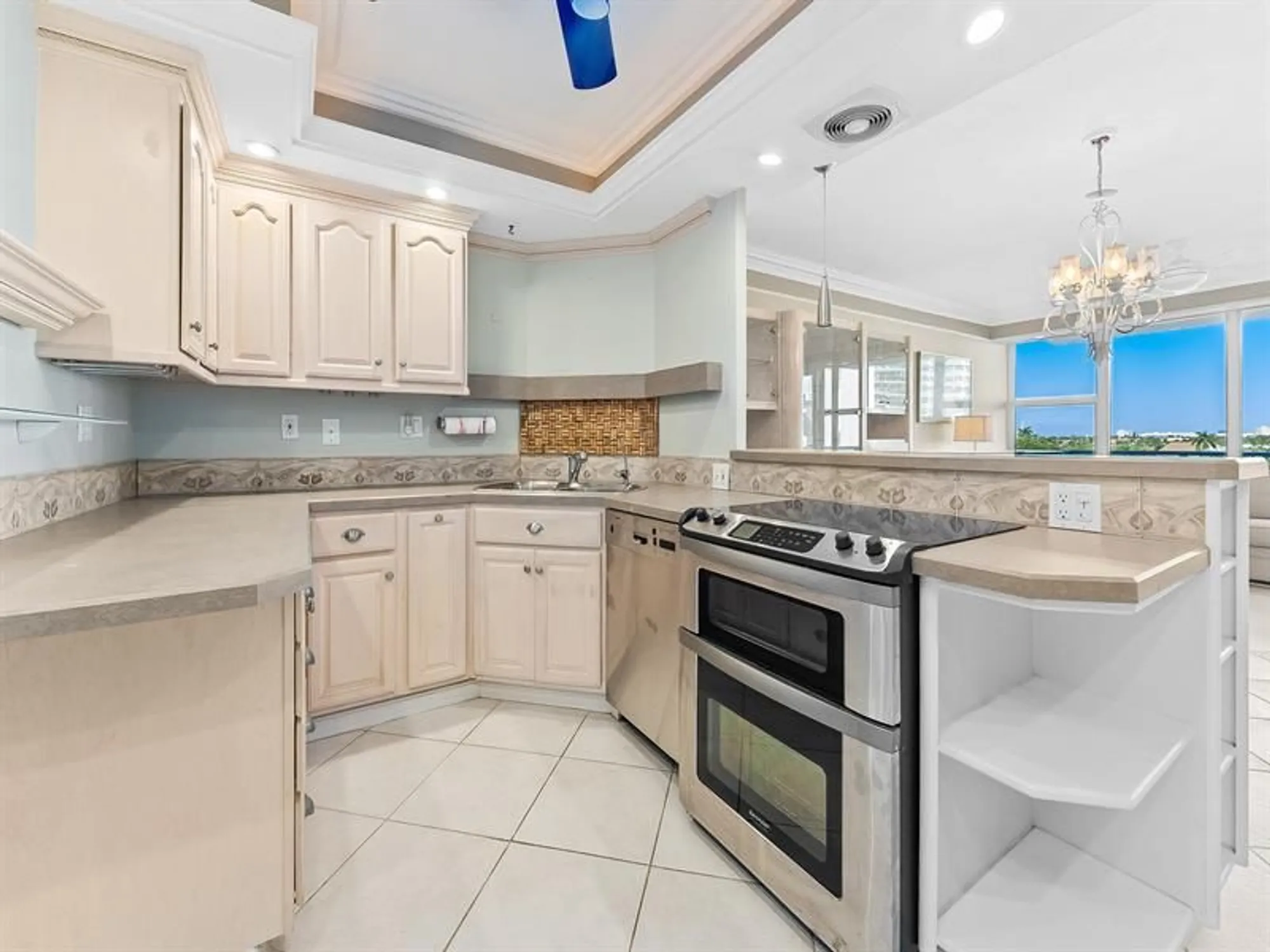 Property Slideshow image 12 of 20 | 3333 ne 34th st 504, Fort Lauderdale, FL, 33308