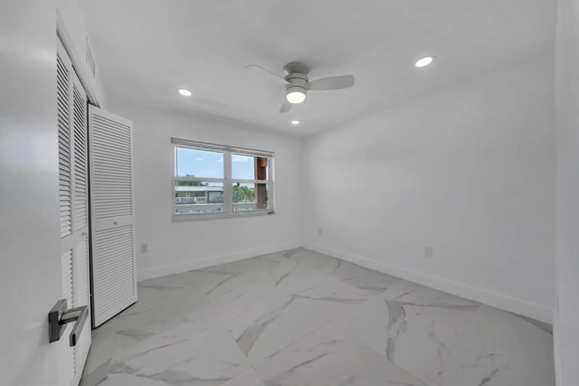 Property Slideshow image 19 of 31 | 9818 marina blvd apt 1225, Boca Raton, FL, 33428