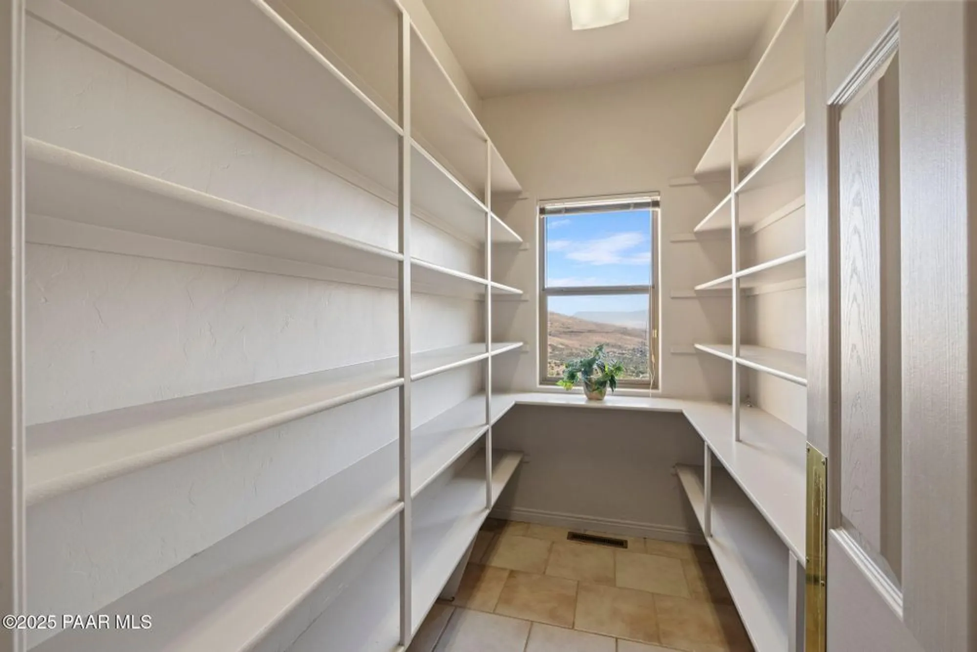 Property Slideshow image 9 of 46 | 1014 yavapai hills dr, Prescott, AZ, 86301