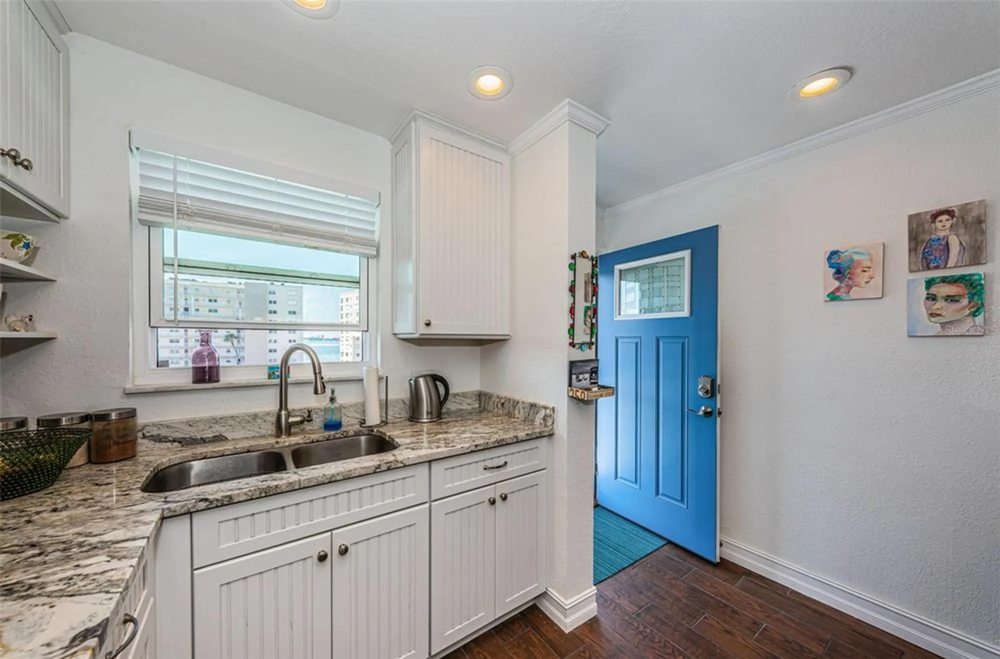 Property Slideshow image 12 of 99 | 5925 shore blvd 505, Gulfport, FL, 33707