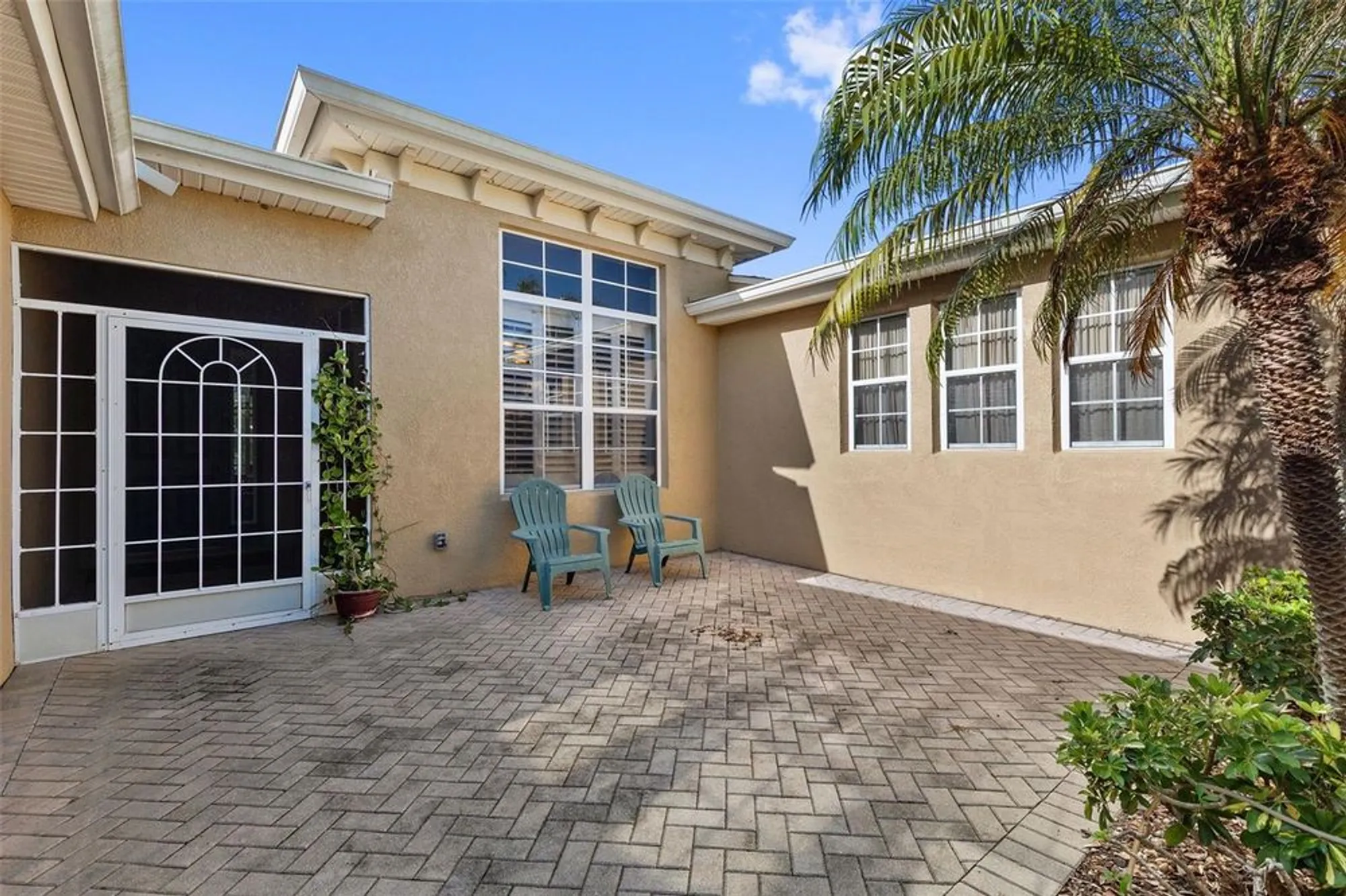Property Slideshow image 6 of 64 | 2404 kensington greens dr, Sun City Center, FL, 33573