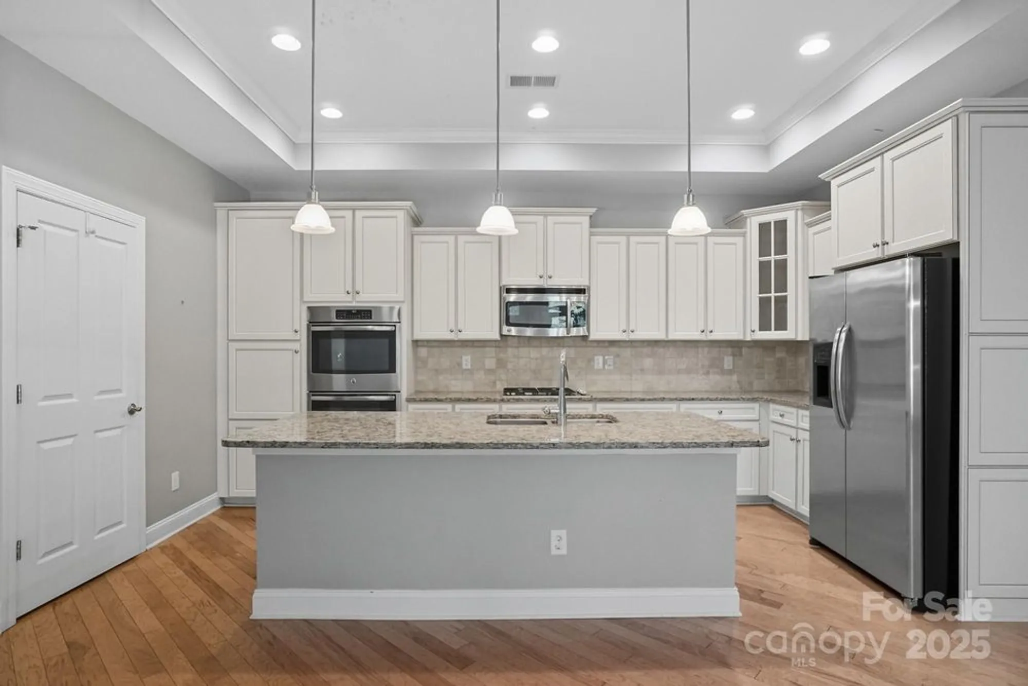Property Slideshow image 12 of 42 | 2232 coltsview ln, Matthews, NC, 28105