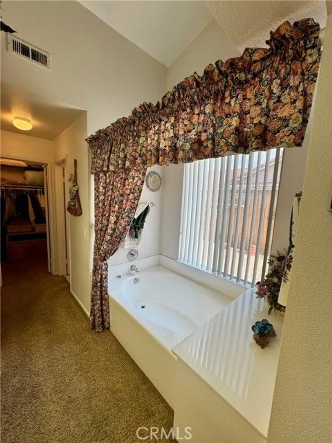 Property Slideshow image 25 of 40 | 29383 lake forest dr, Menifee, CA, 92586