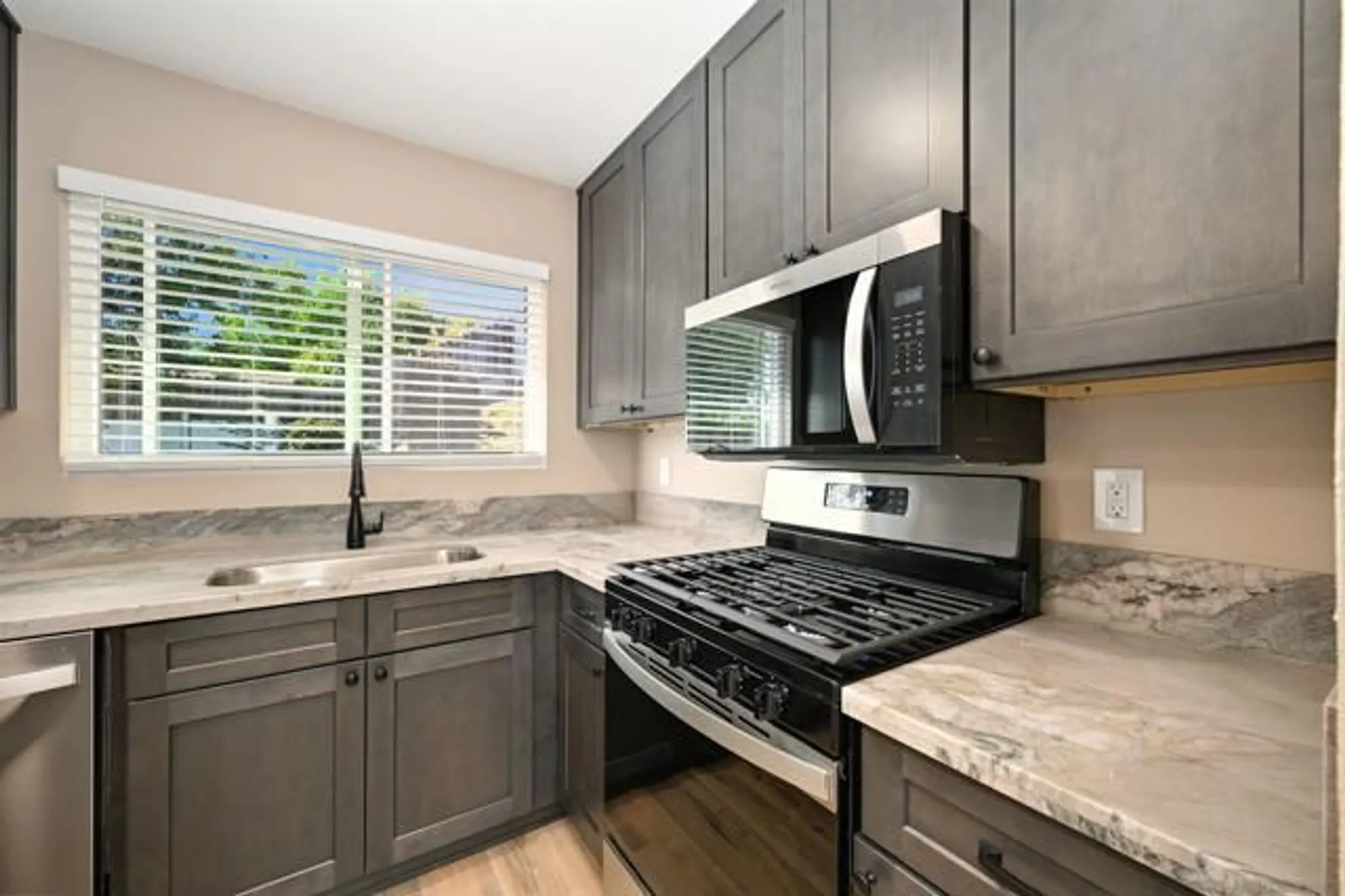 Property Slideshow image 4 of 16 | 4758 westridge dr, Oceanside, CA, 92056