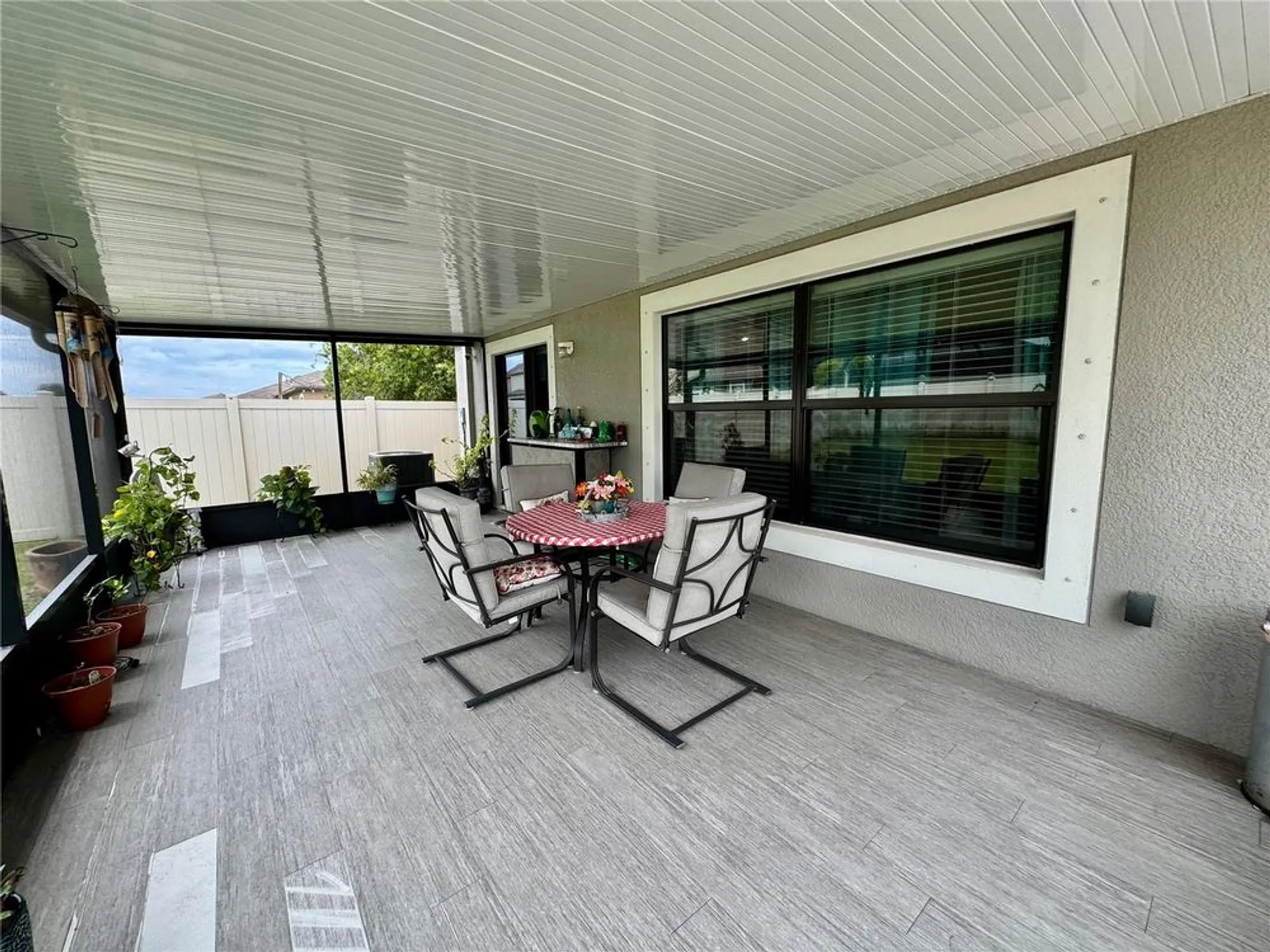 Property Slideshow image 18 of 20 | 9712 sage creek dr, Ruskin, FL, 33573