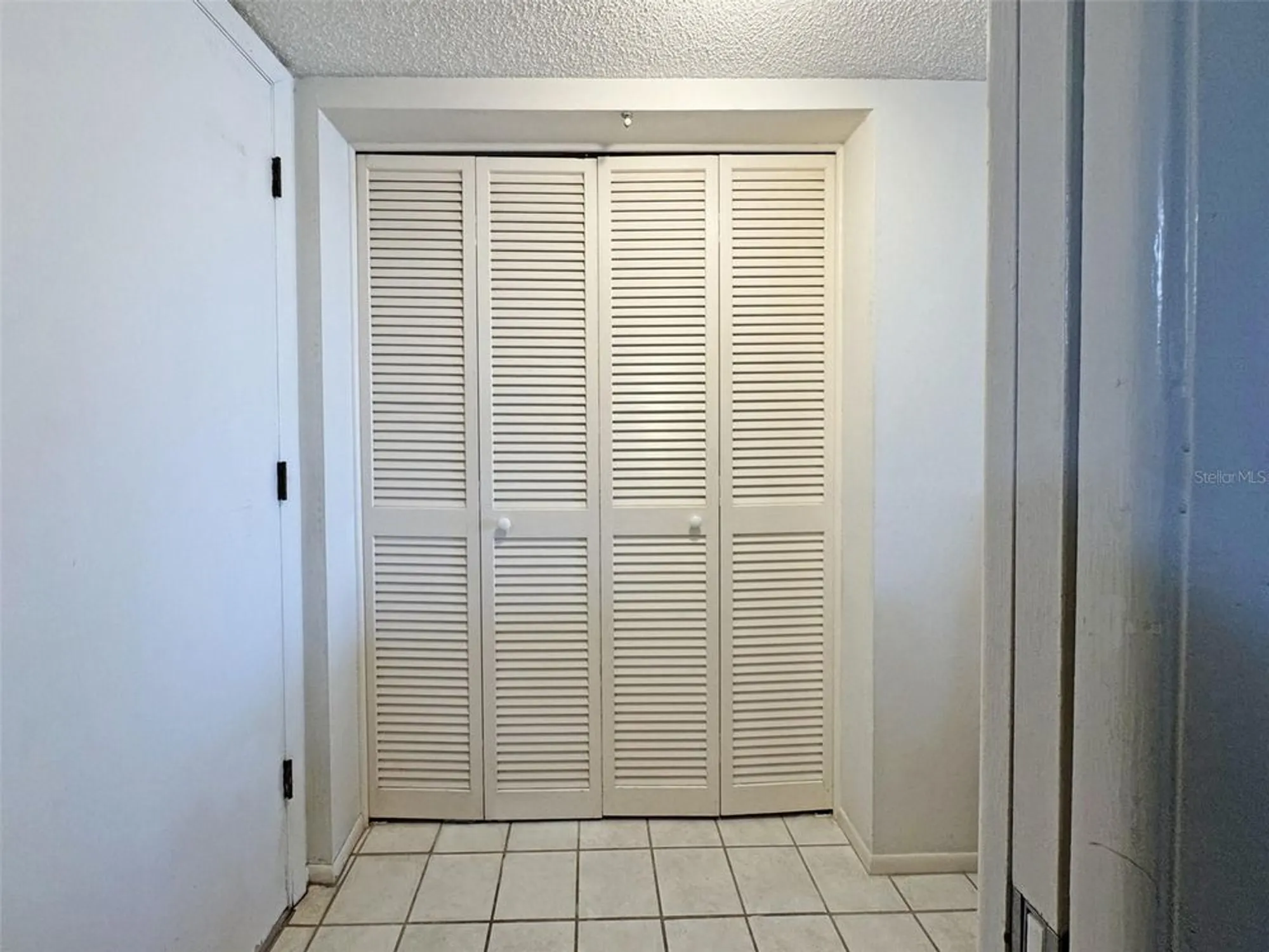 Property Slideshow image 10 of 46 | 4750 cove cir apt 502, St Petersburg, FL, 33708