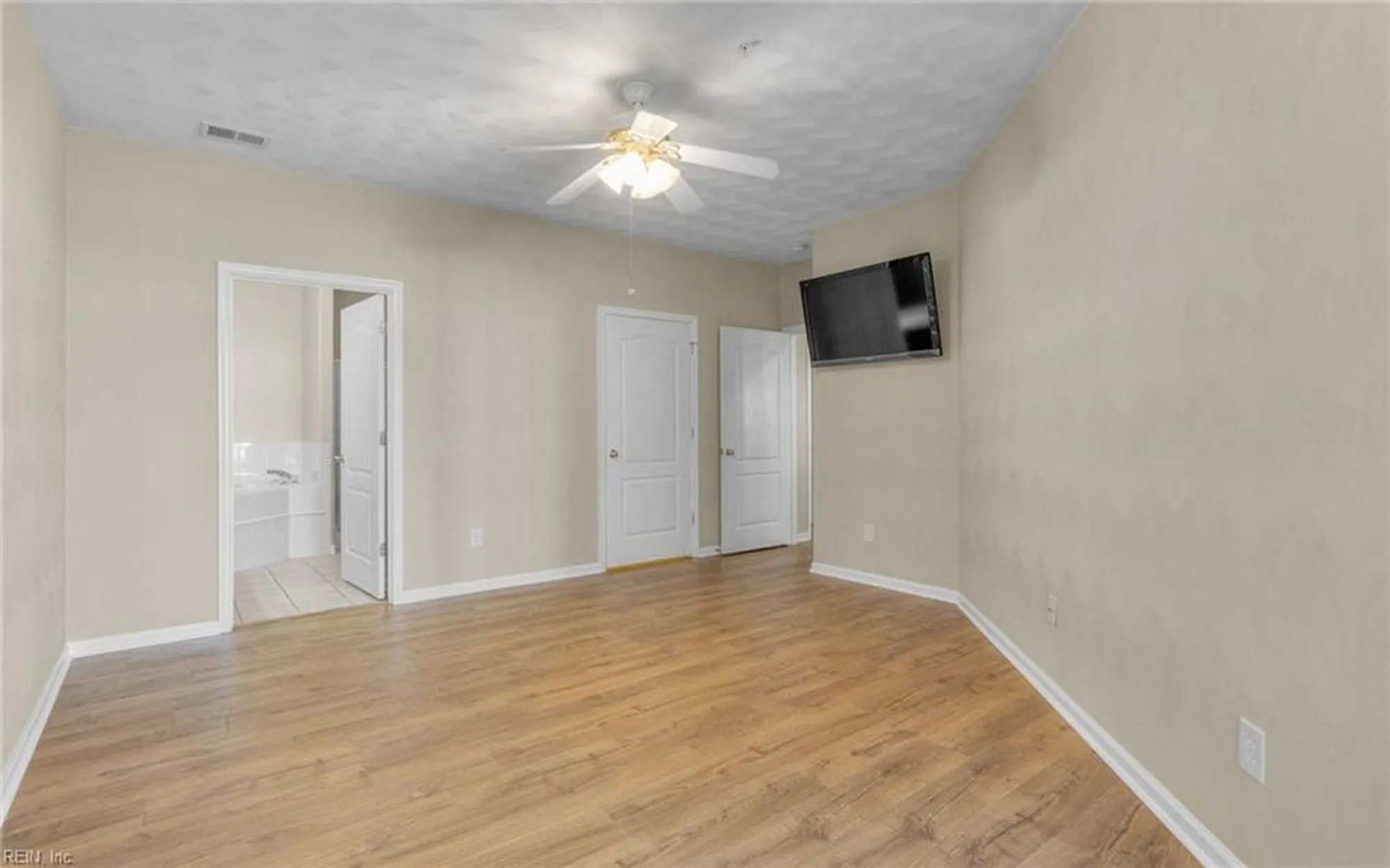 Property Slideshow image 19 of 48 | 2825 loveliness ct, Virginia Beach, VA, 23456