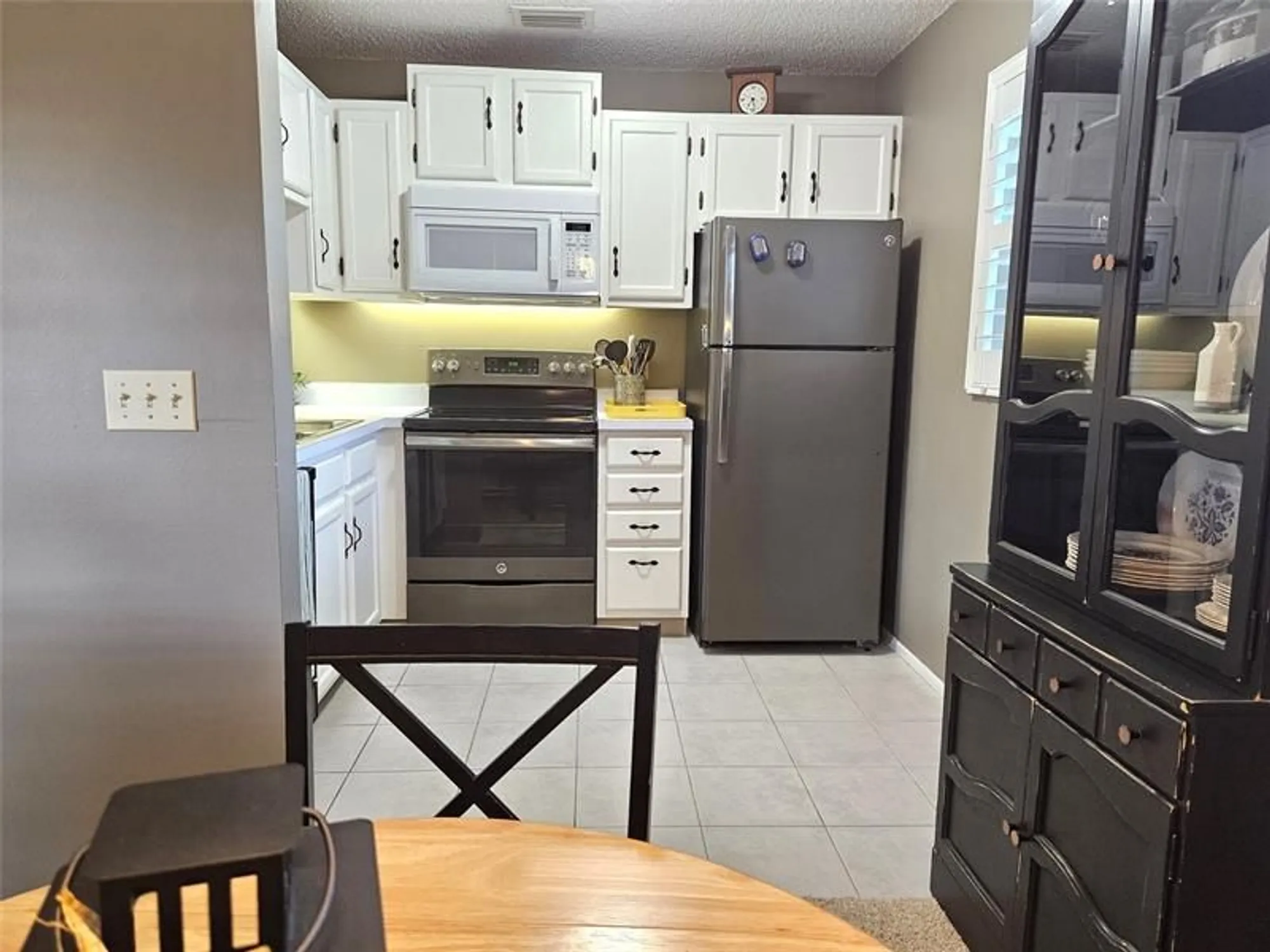 Property Slideshow image 7 of 35 | 15 vista gardens trl apt 206, Vero Beach, FL, 32962