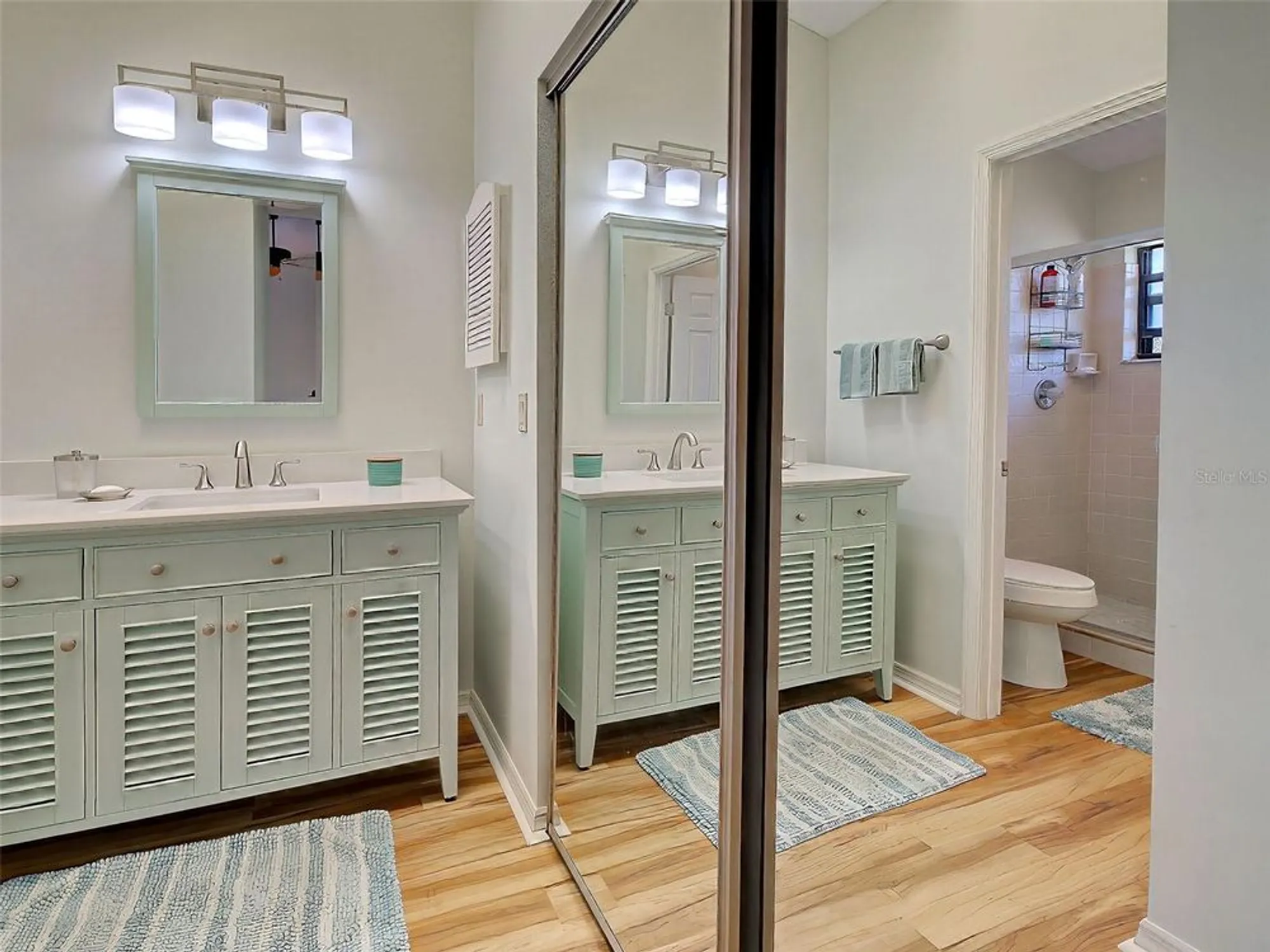 Property Slideshow image 37 of 74 | 220 southampton dr 325, Venice, FL, 34293