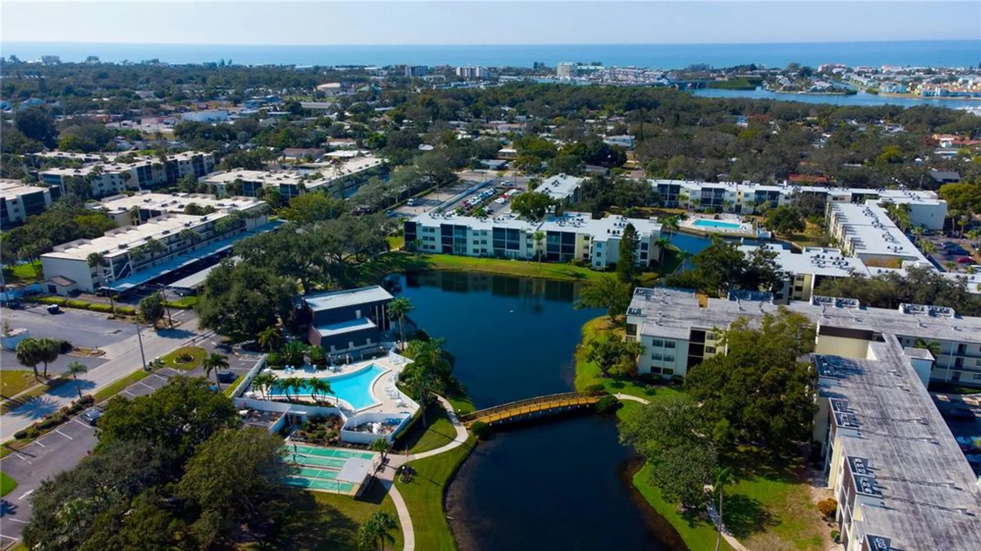 Property Slideshow image 29 of 37 | 14130 rosemary ln 4211, Largo, FL, 33774