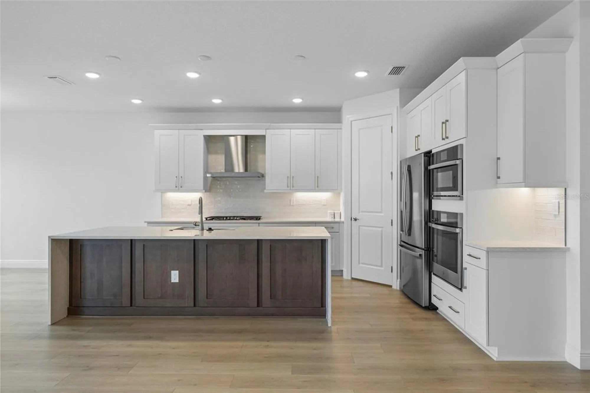 Property Slideshow image 4 of 55 | 18373 rockport pl, Lakewood Ranch, FL, 34211