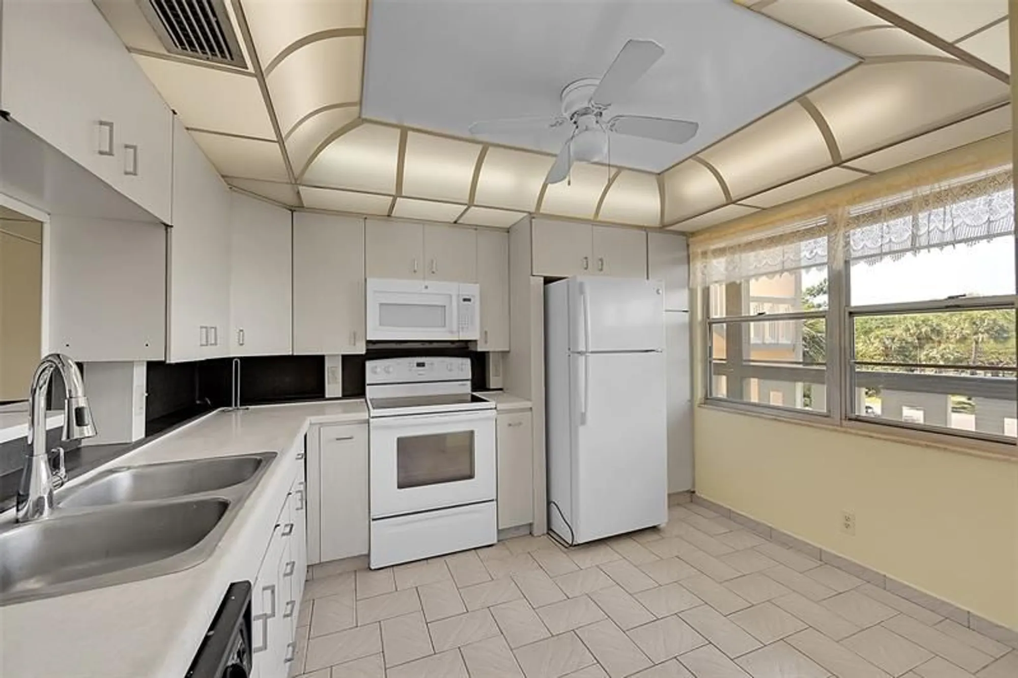 Property Slideshow image 8 of 29 | 2901 victoria cir k3, Coconut Creek, FL, 33066