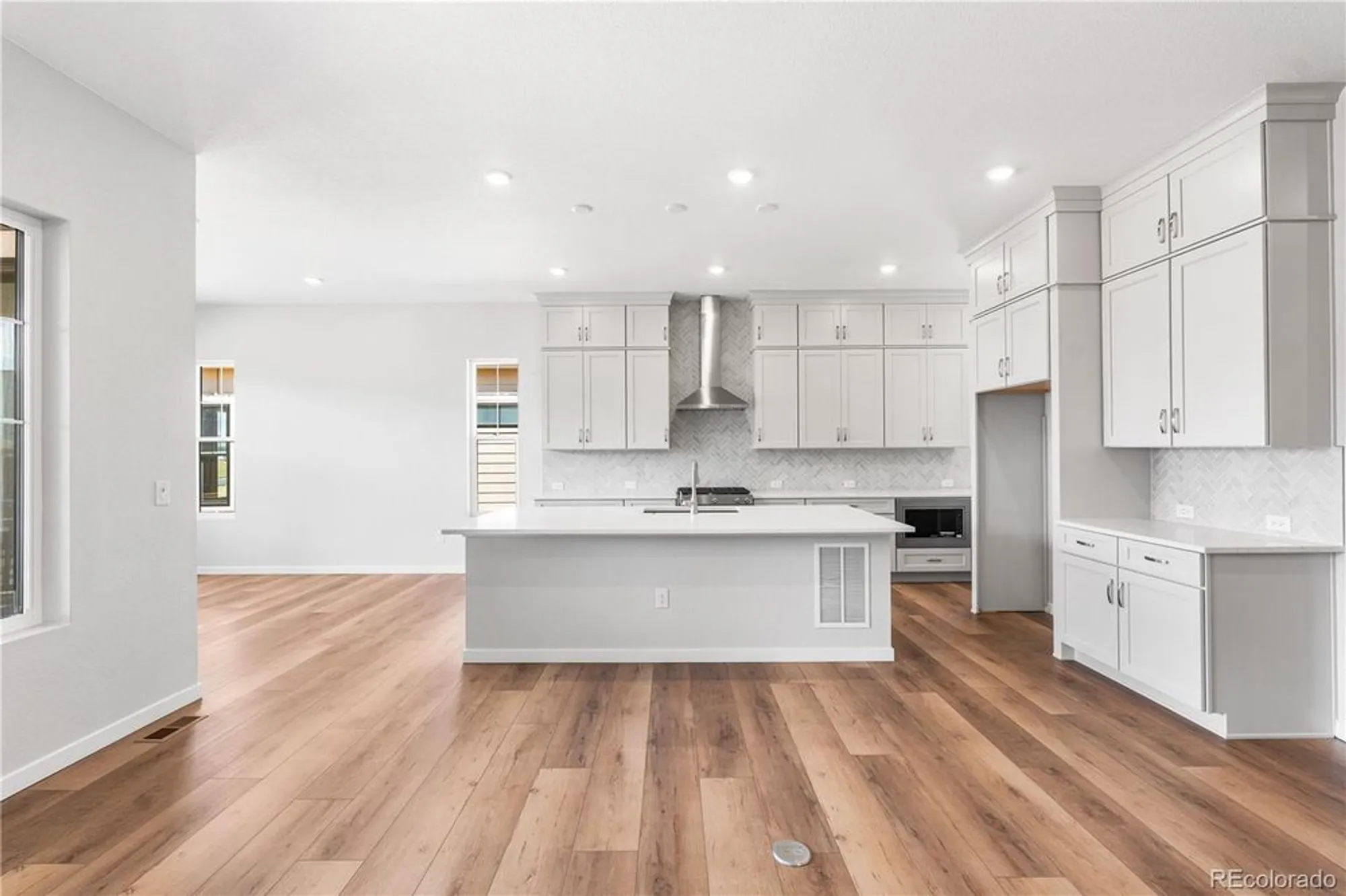 Property Slideshow image 15 of 33 | 11104 amber light cir, Littleton, CO, 80125