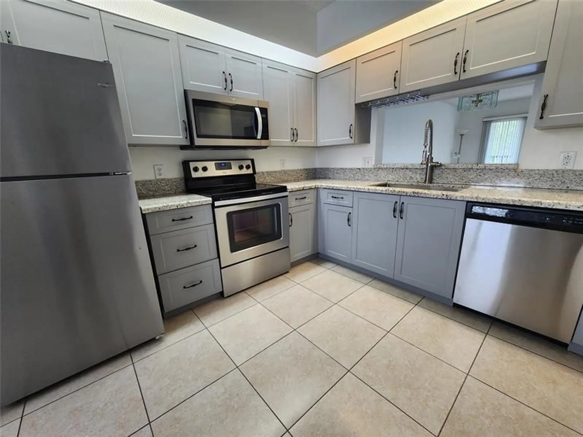Property Slideshow image 4 of 19 | 1650 sw 124th ter 209d, Pembroke Pines, FL, 33027