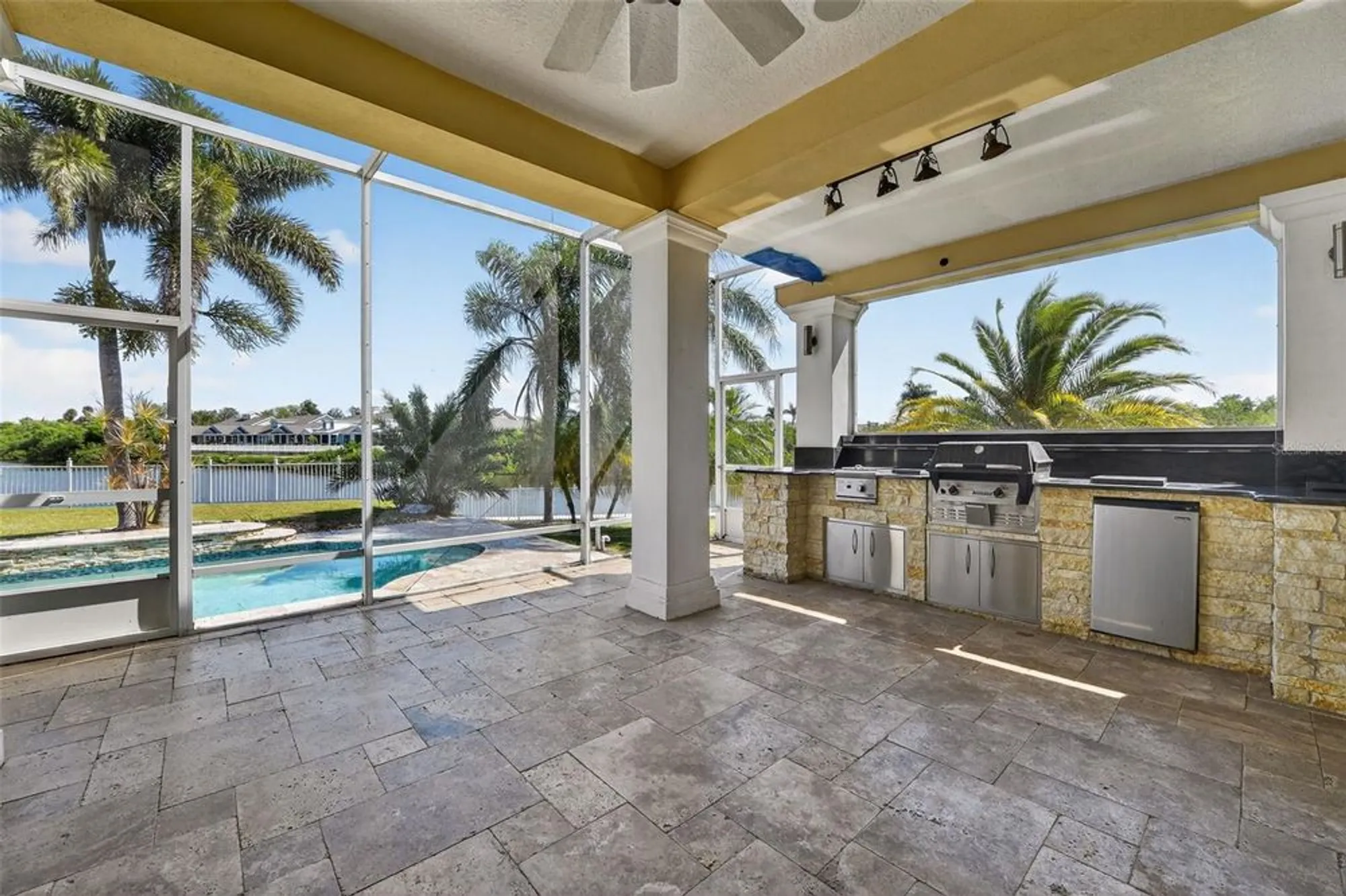 Property Slideshow image 29 of 56 | 5617 seagrass pl, Apollo Beach, FL, 33572