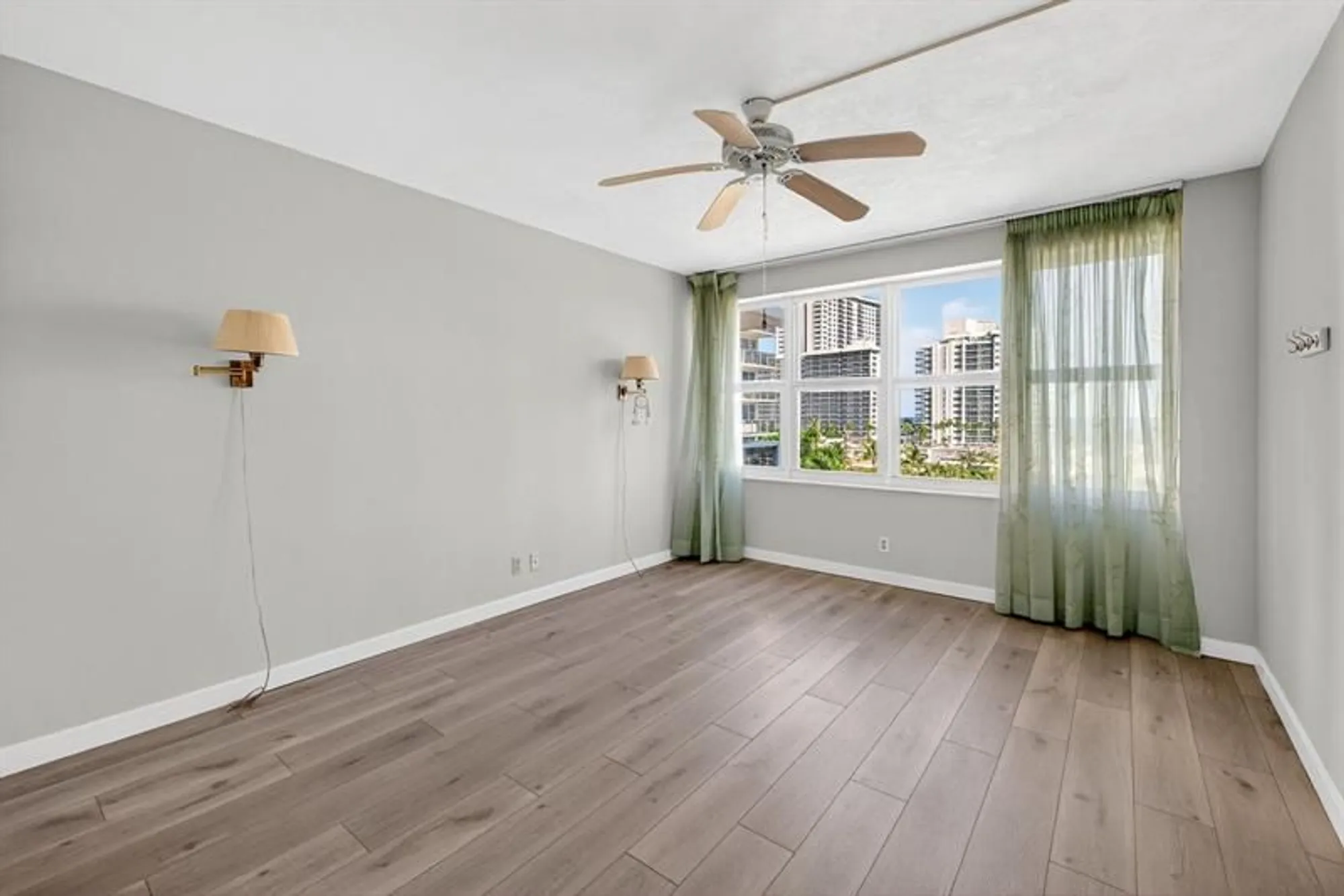Property Slideshow image 27 of 39 | 3333 ne 34th st 615, Fort Lauderdale, FL, 33308