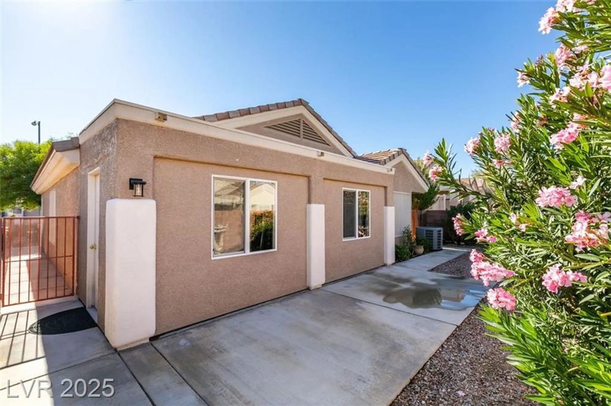 Property Slideshow image 26 of 27 | 2108 eagle watch dr, Henderson, NV, 89012