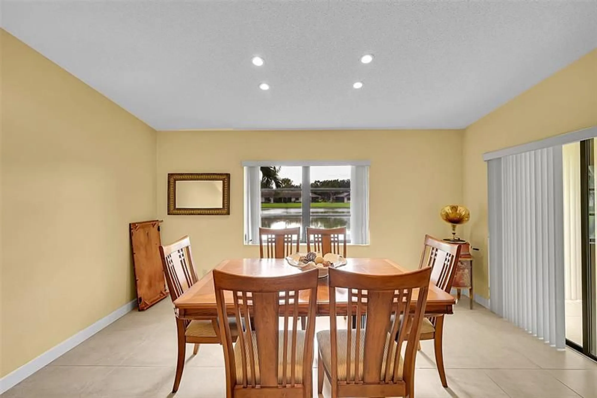 Property Slideshow image 11 of 26 | 8252 springlake dr # 8252, Boca Raton, FL, 33496