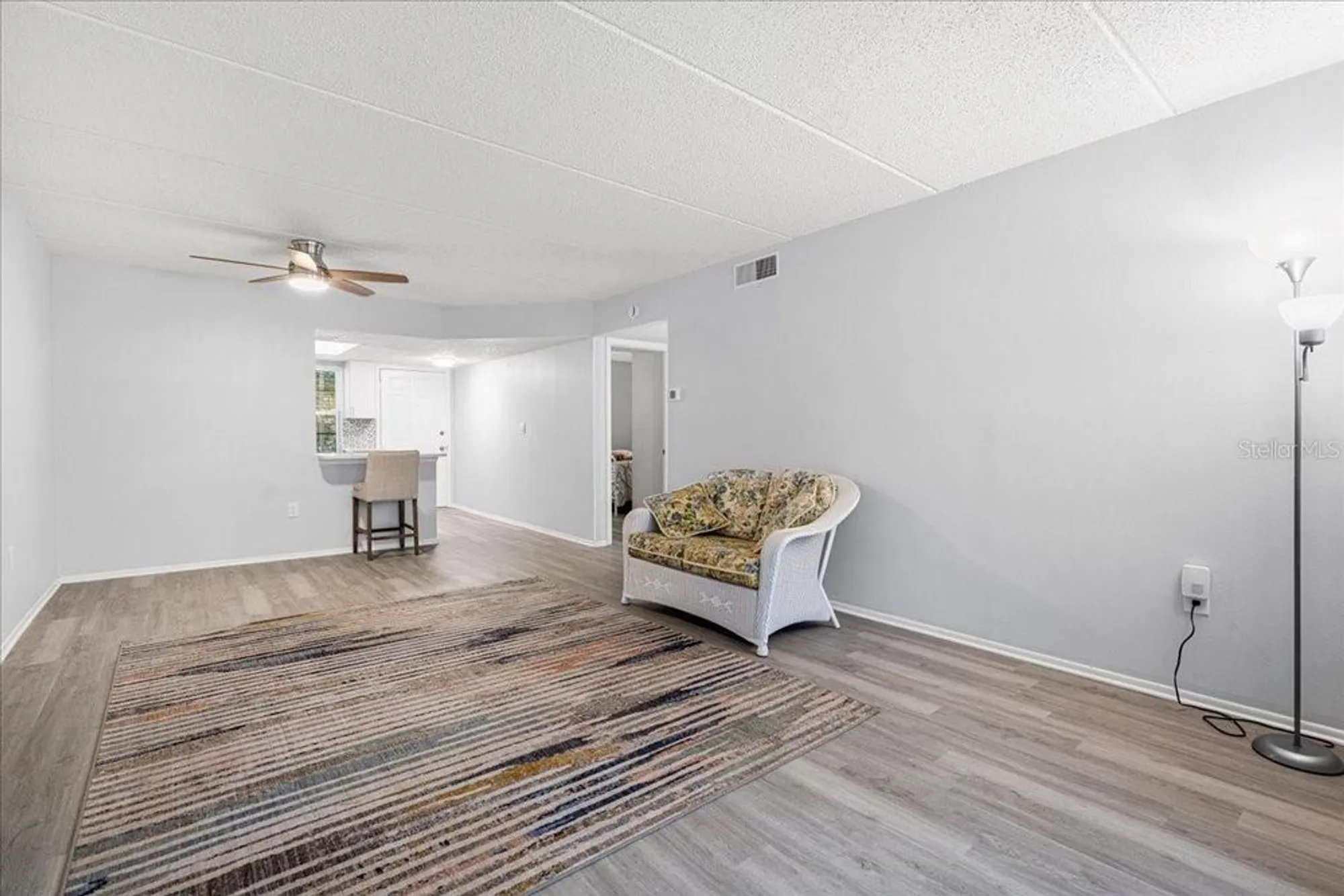 Property Slideshow image 14 of 37 | 821 patricia ave 202, Dunedin, FL, 34698