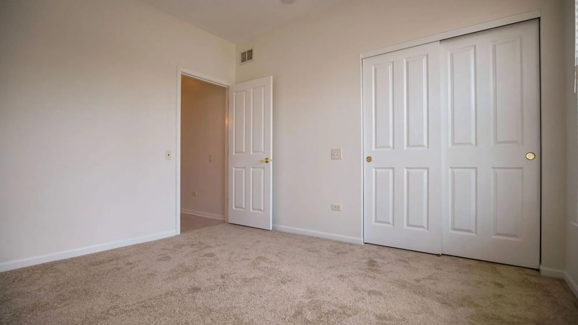 Property Slideshow image 17 of 38 | 12298 winding creek loop, Huntley, IL, 60142