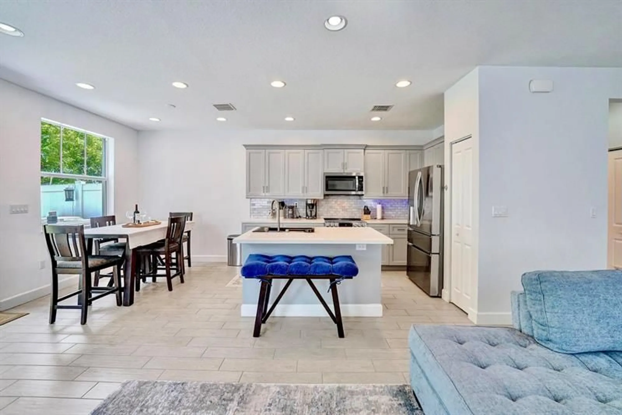 Property Slideshow image 10 of 47 | 4700 nw 48th ave, Tamarac, FL, 33319