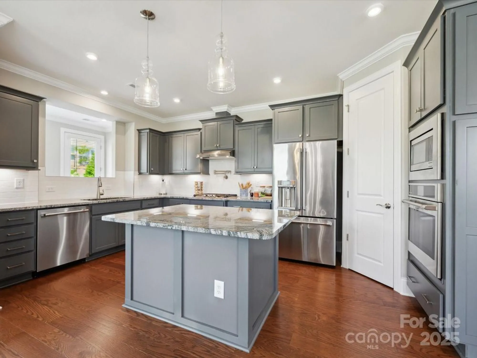 Property Slideshow image 10 of 34 | 10305 superb ln, Charlotte, NC, 28215