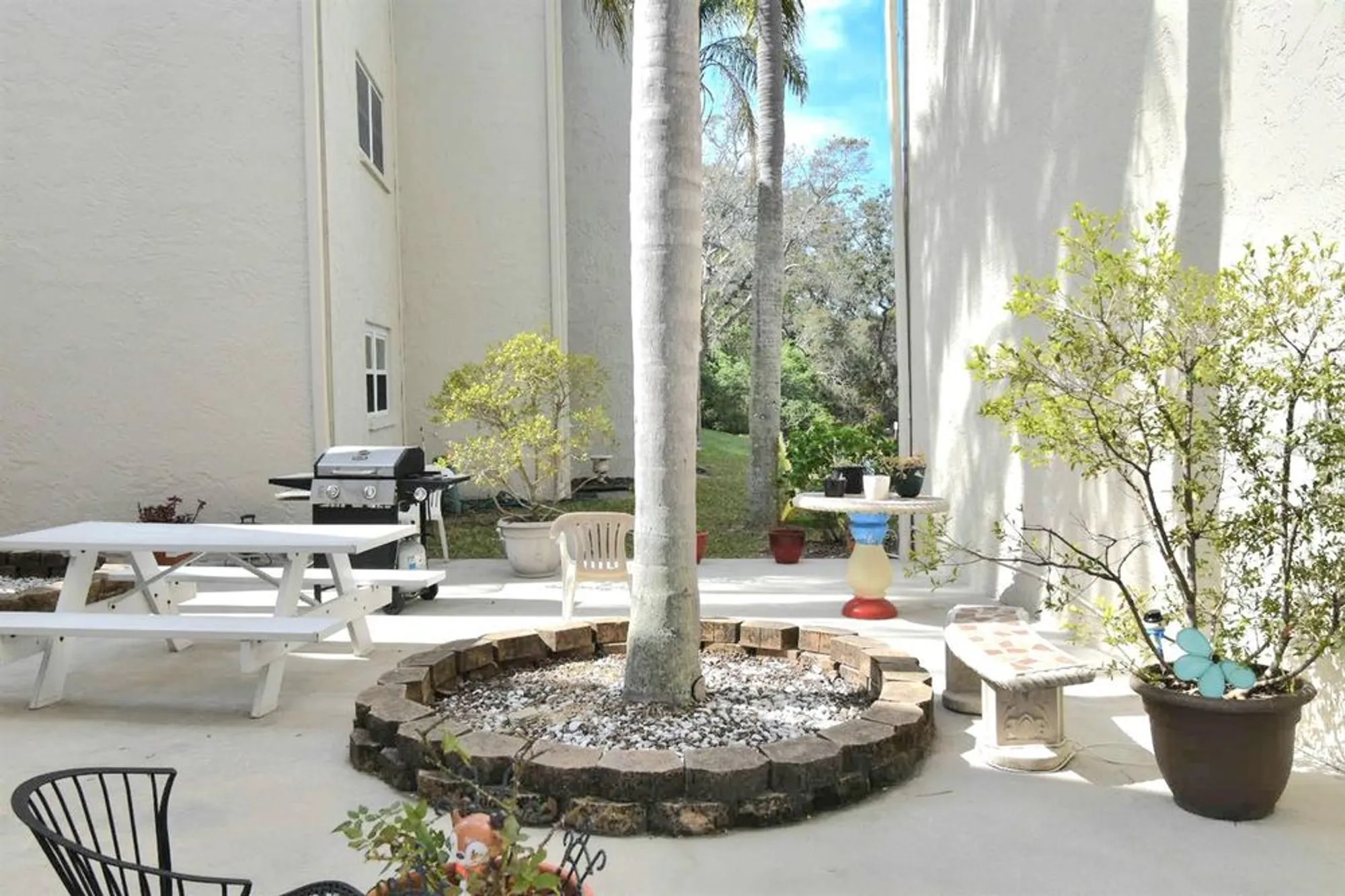 Property Slideshow image 4 of 27 | 960 virginia st 205, Dunedin, FL, 34698