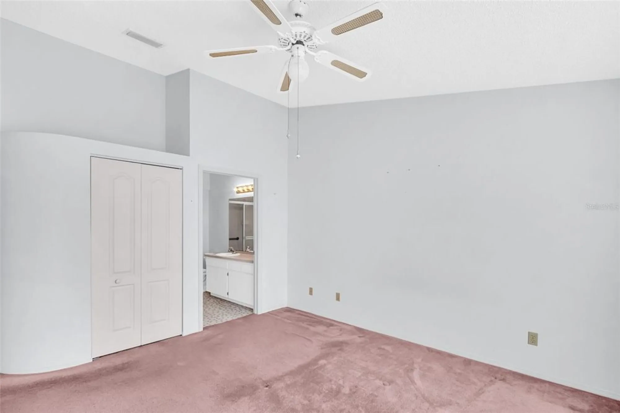 Property Slideshow image 14 of 18 | 2298 americus blvd 38, Clearwater, FL, 33763