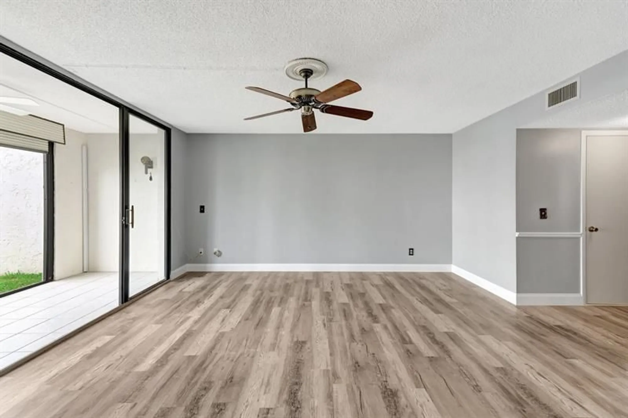 Property Slideshow image 3 of 14 | 1950 sw palm city rd 5104, Stuart, FL, 34994