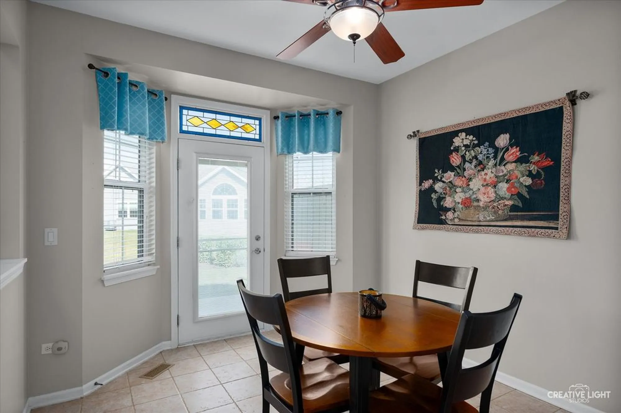 Property Slideshow image 10 of 24 | 21522 lake st clair dr, Crest Hill, IL, 60403