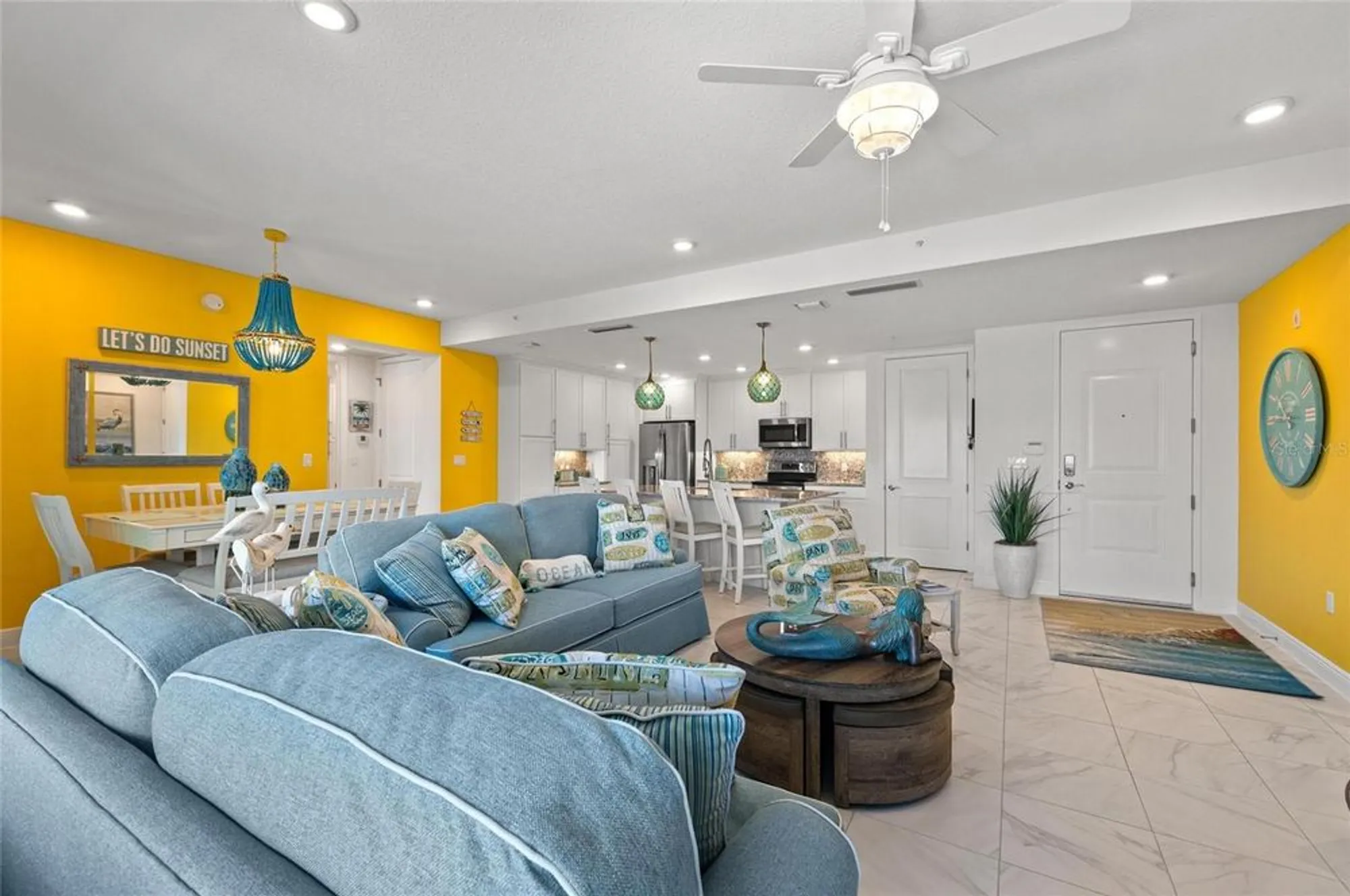 Property Slideshow image 10 of 100 | 387 aruba cir 301, Bradenton, FL, 34209