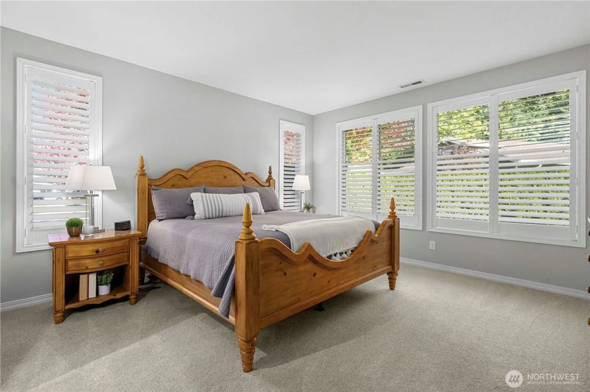 Property Slideshow image 13 of 33 | 14613 knoll park ct, Bonney Lake, WA, 98391