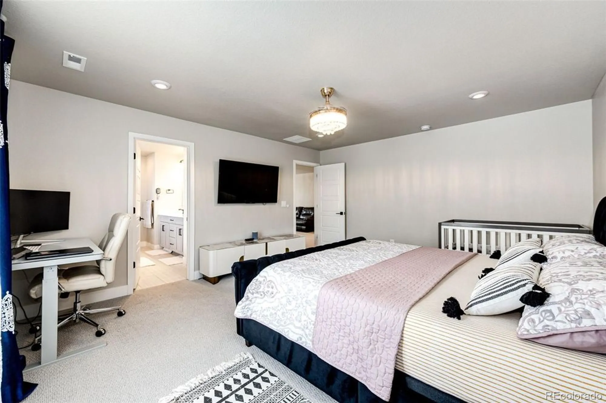 Property Slideshow image 24 of 44 | 3722 sandy vista trl, Castle Rock, CO, 80104