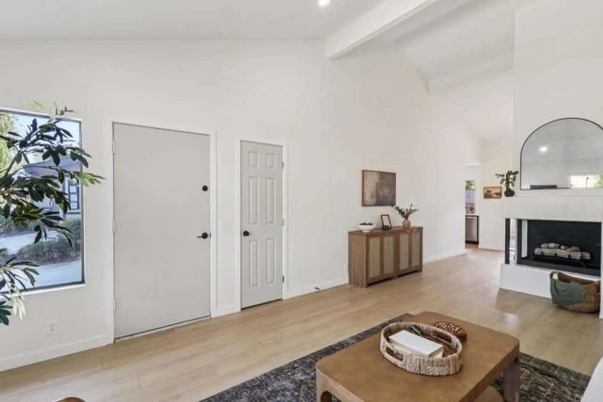 Property Slideshow image 3 of 36 | 737 nob cir, Vista, CA, 92084